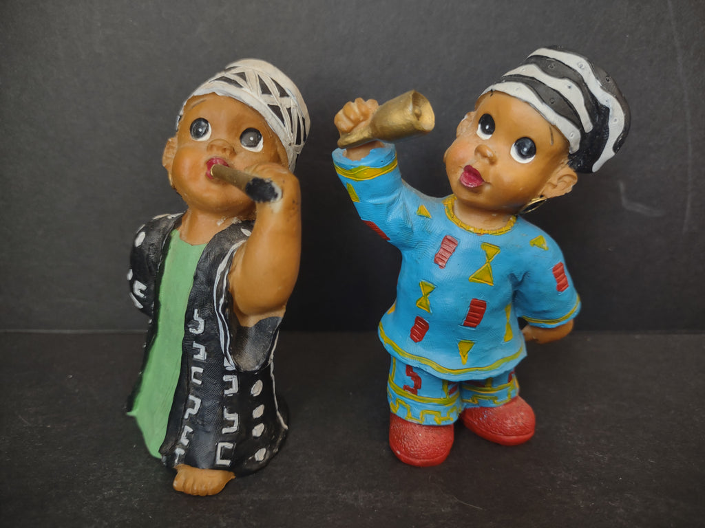 Vintage Black African Small Figurine Musical 3-1/2" (lot 3086)