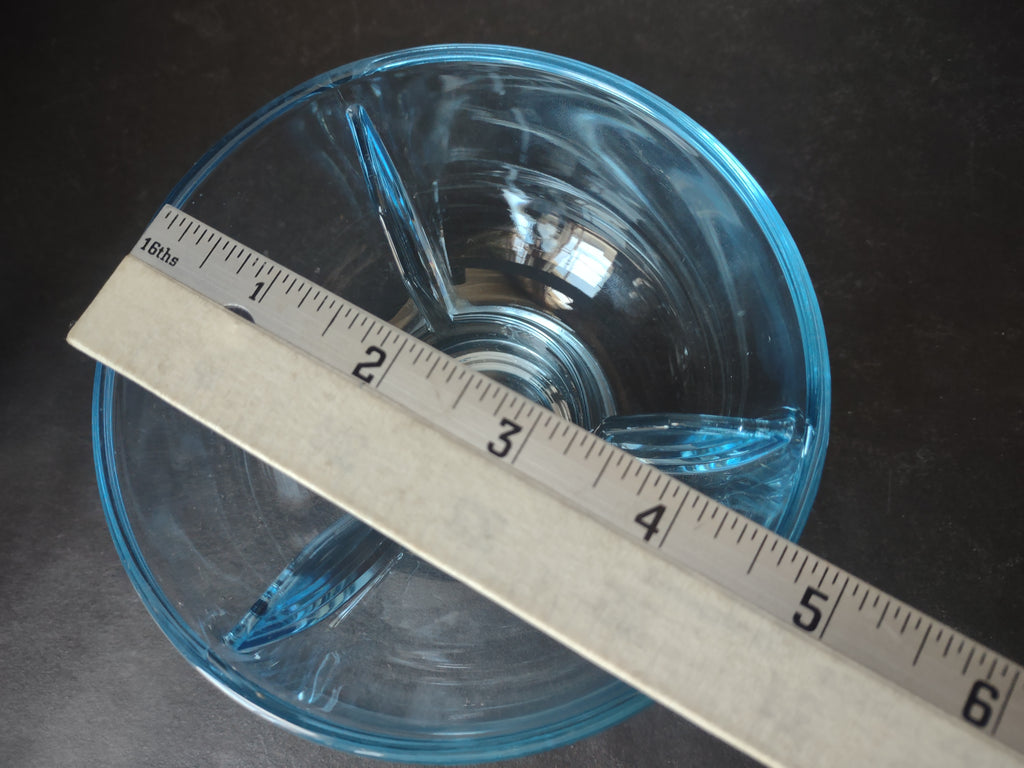 Set of 4 Blue Glass Sea Food Serving Bowl (lot 2716)