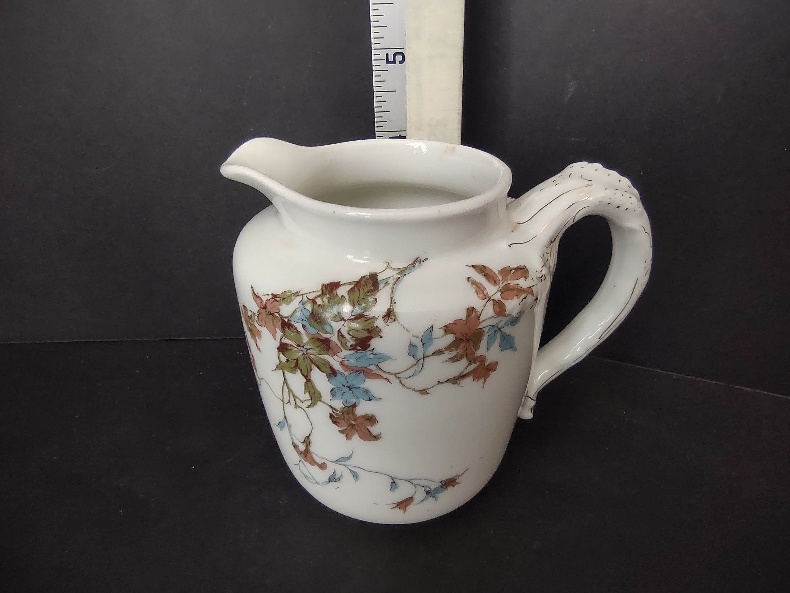 Depose Haviland Limoges Blue Flower Pitcher Creamer (lot 965)