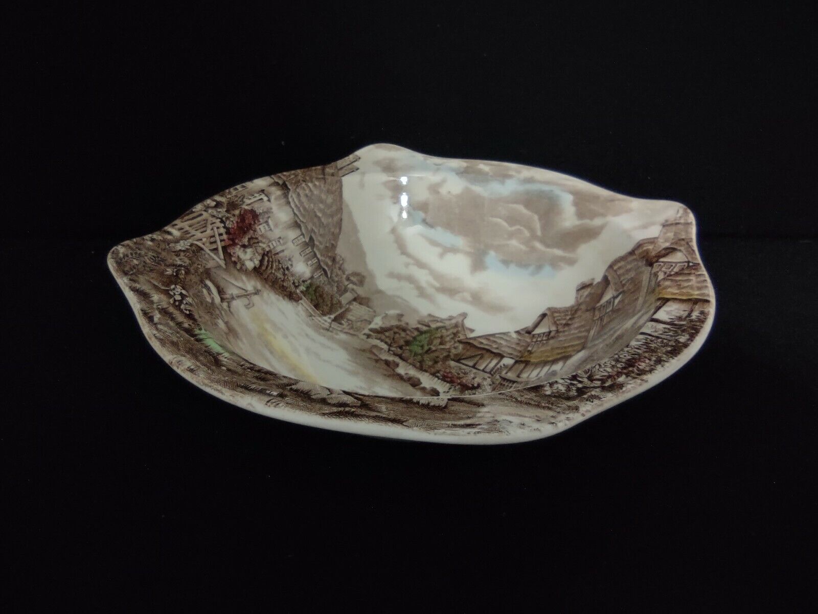 Vintage Johnson Bros Olde English Countryside Serving Bowl Brown (lot 5527)