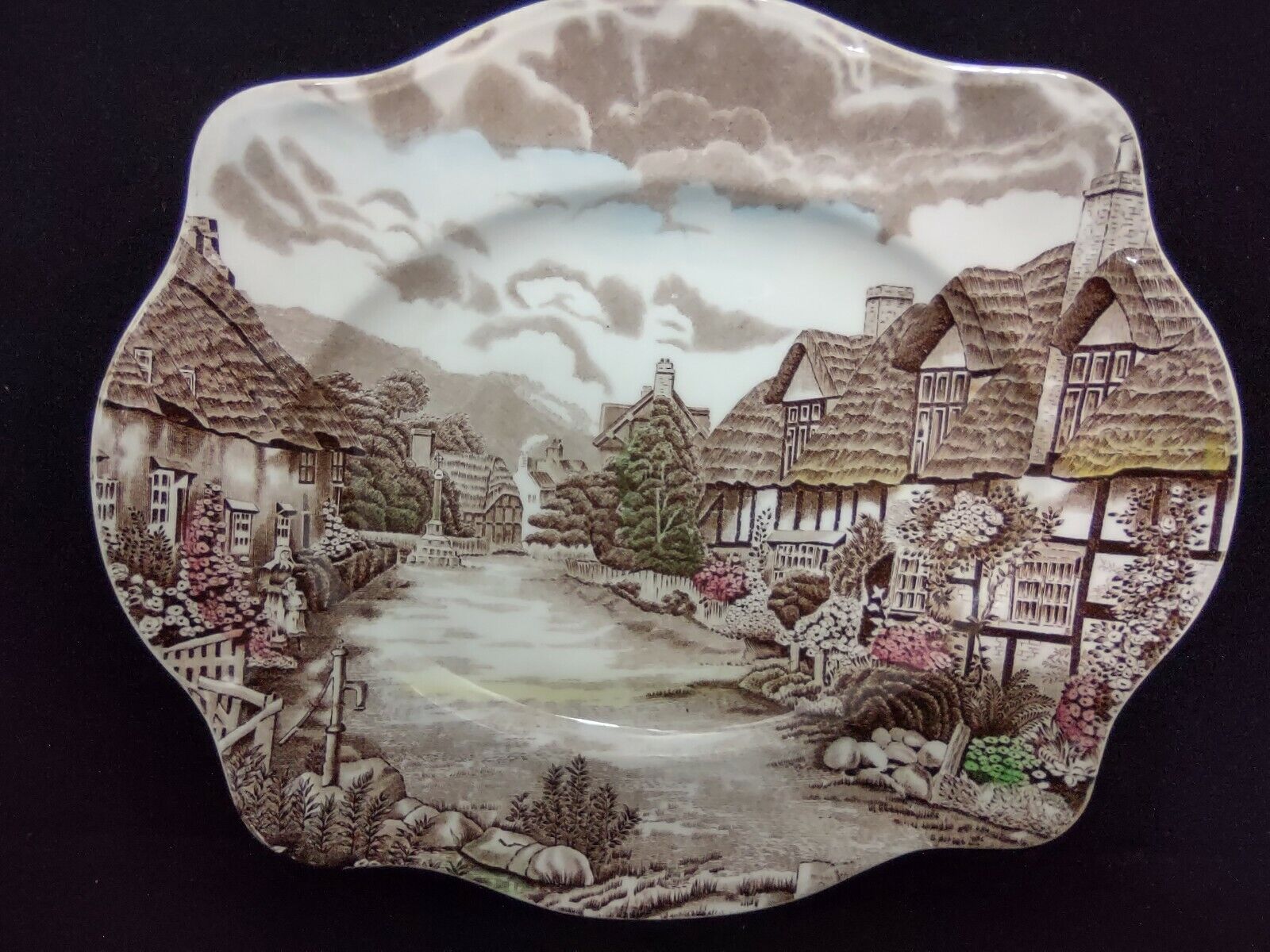 Vintage Johnson Bros Olde English Countryside Oval Serving Platter (lot 5526)