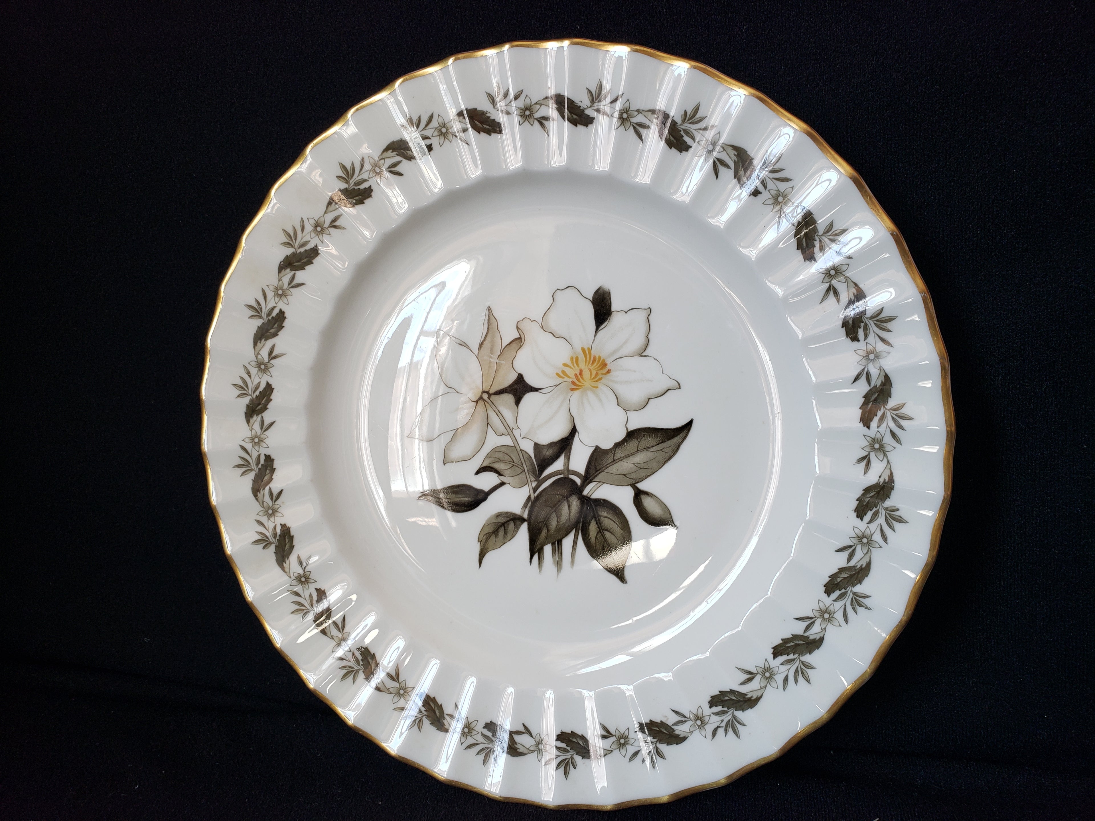 Vintage Royal Worcester Engadine Salad or Luncheon Plate 8" (lot 2129)