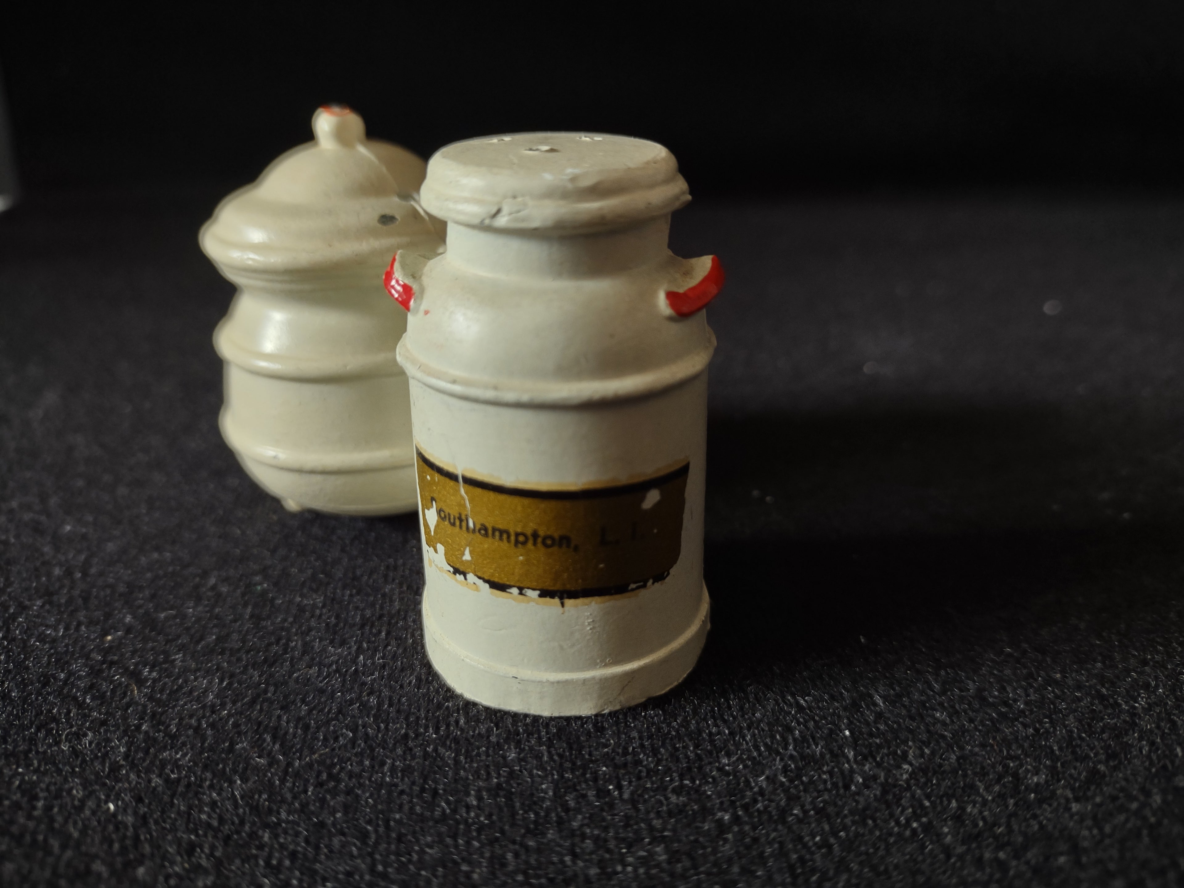 Vintage Cast Iron Milk Jug Salt and Pepper Shaker (lot 5377)