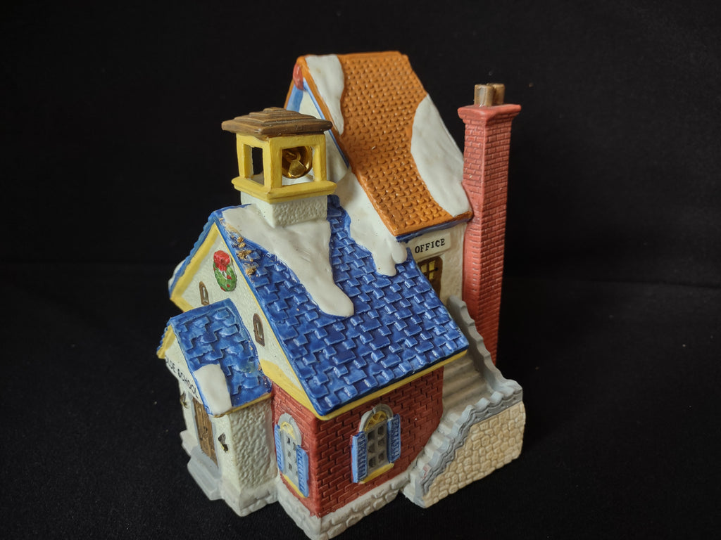 Vintage Lemax Olde School House Christmas Village Light Up (lot 2284)