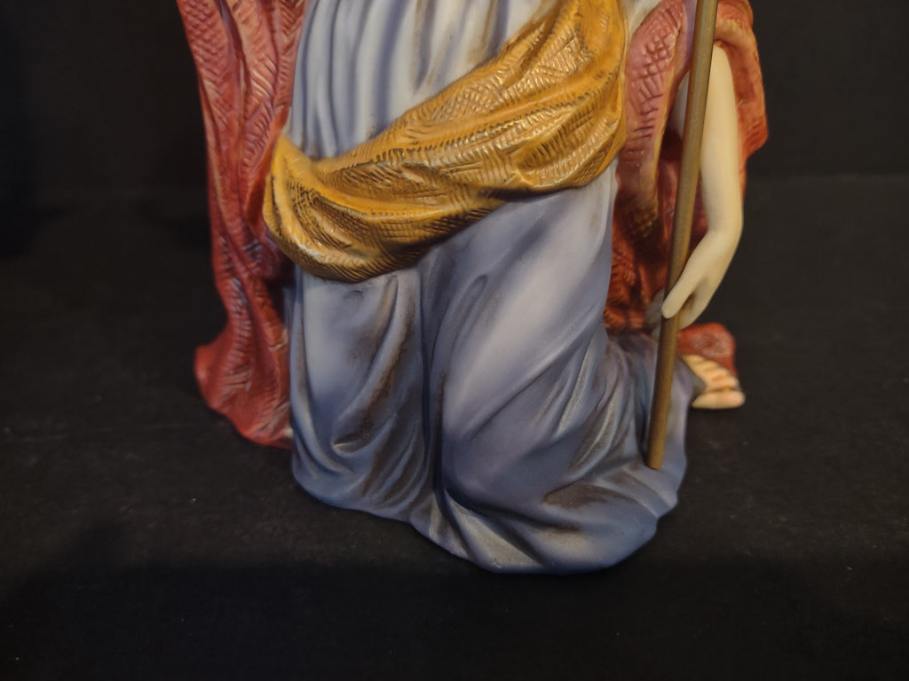 Christmas Collectible Porcelain Nativity Set of 2 Angels (lot 1328)