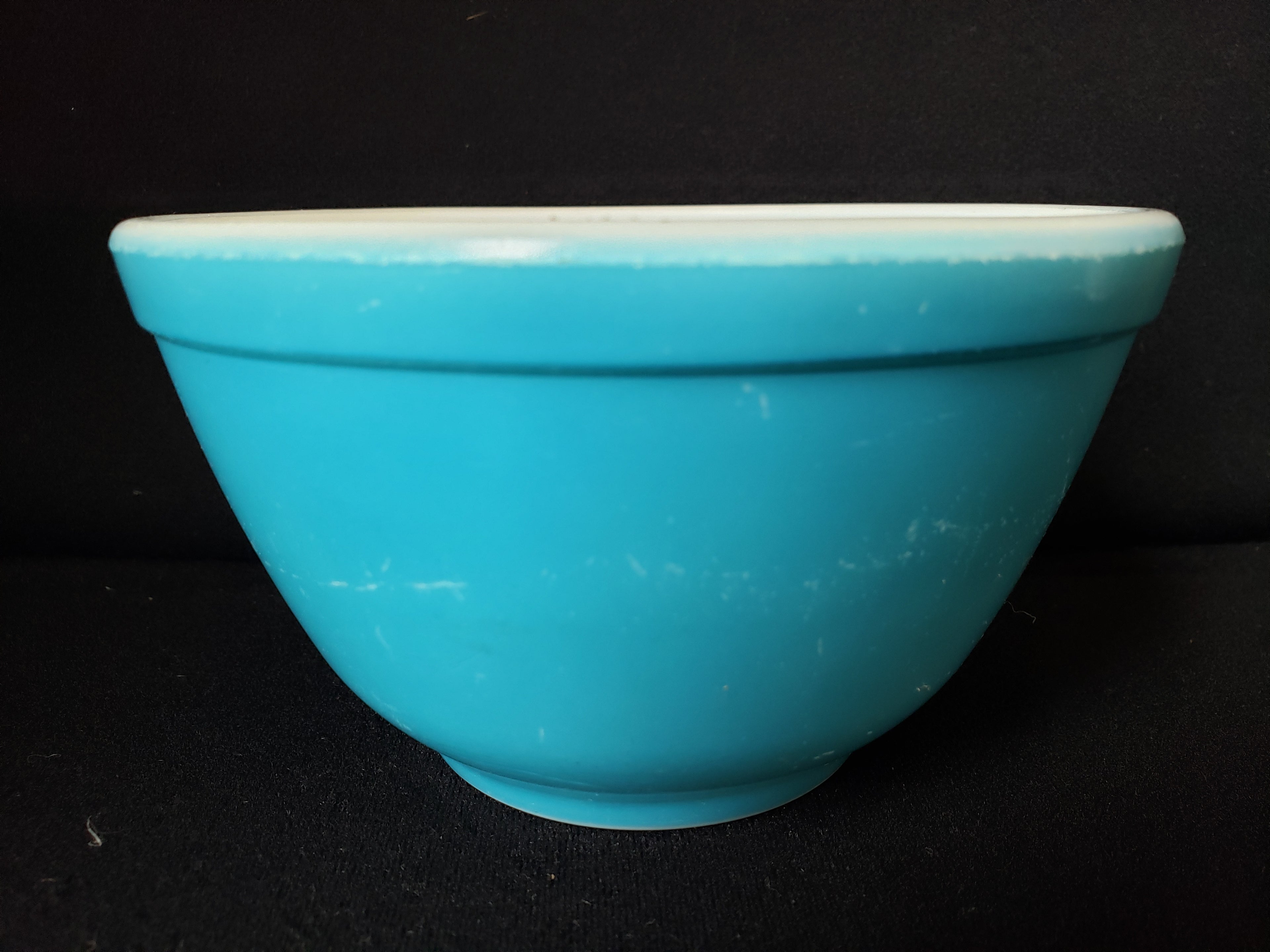 Vintage Pyrex 401 Turquoise Blue Mixing Bowl A-10 Some Scratches (lot 2144d)