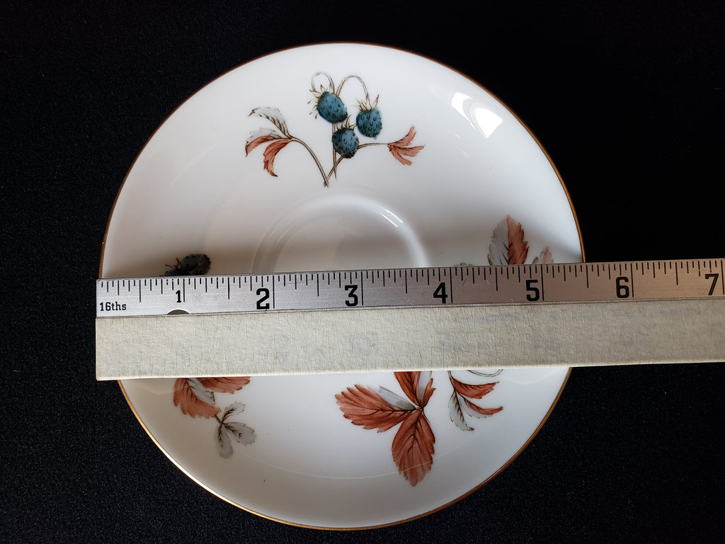 Vintage Royal Worcester Fraises Des Bois Saucer ONLY 5-1/2" (lot 2134)