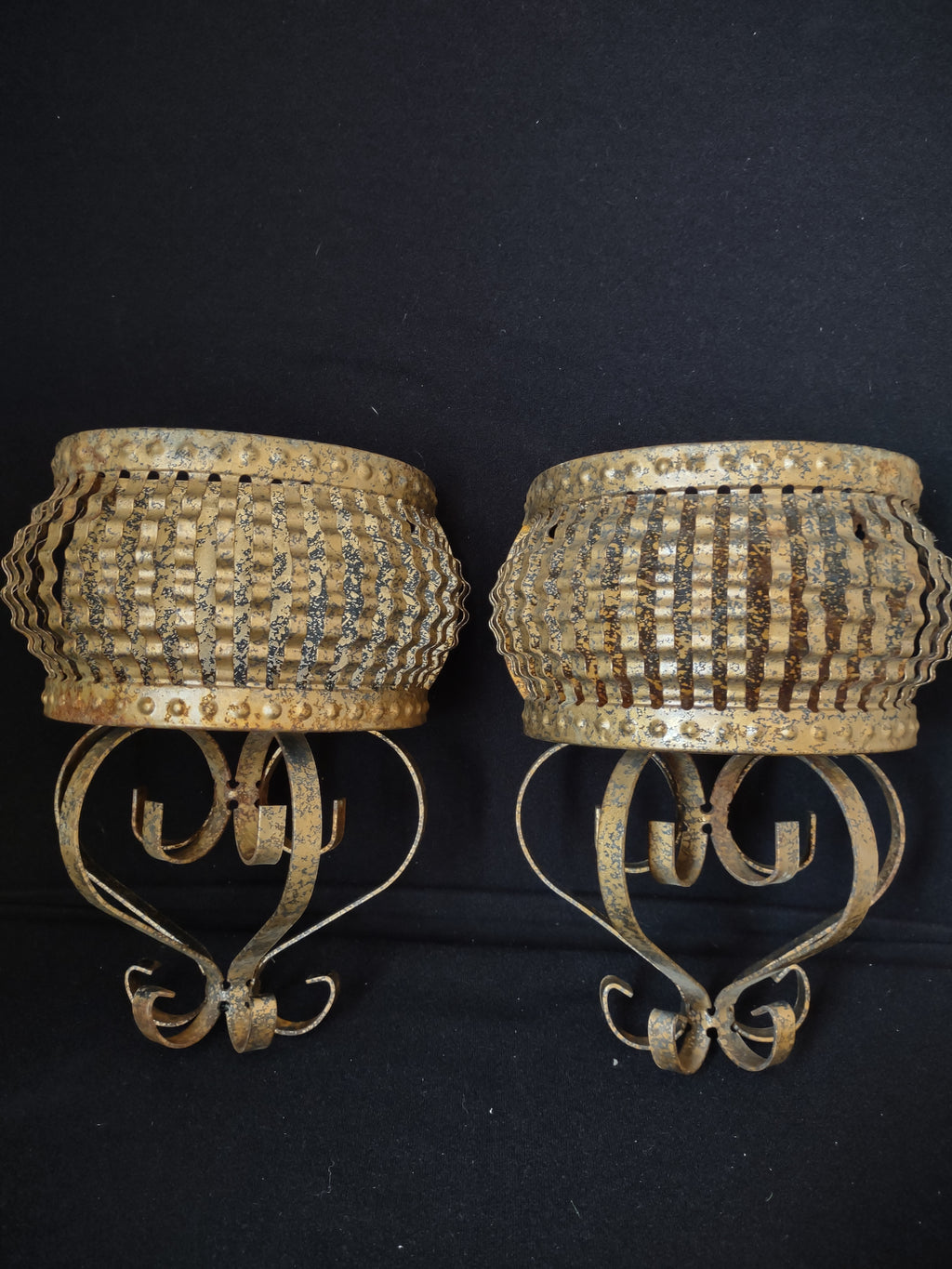 Gold Metal Wall Hanging Pocket Planter Home Interiors x 2 Some RUST (lot 2519c)