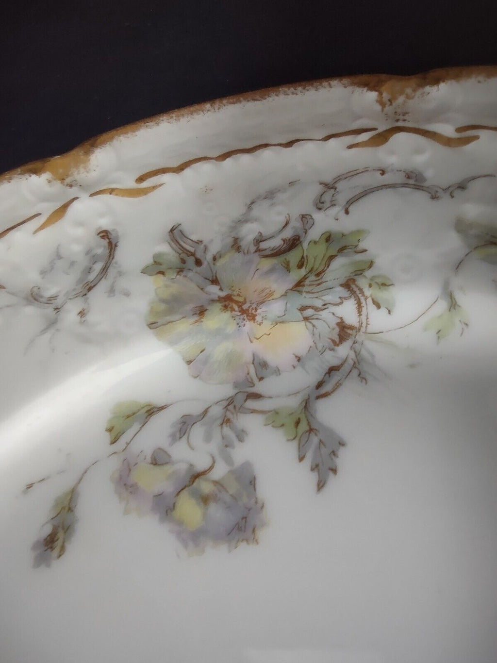Haviland Limoges Raised Double Gold Trim Dinner Plate (lot 629)