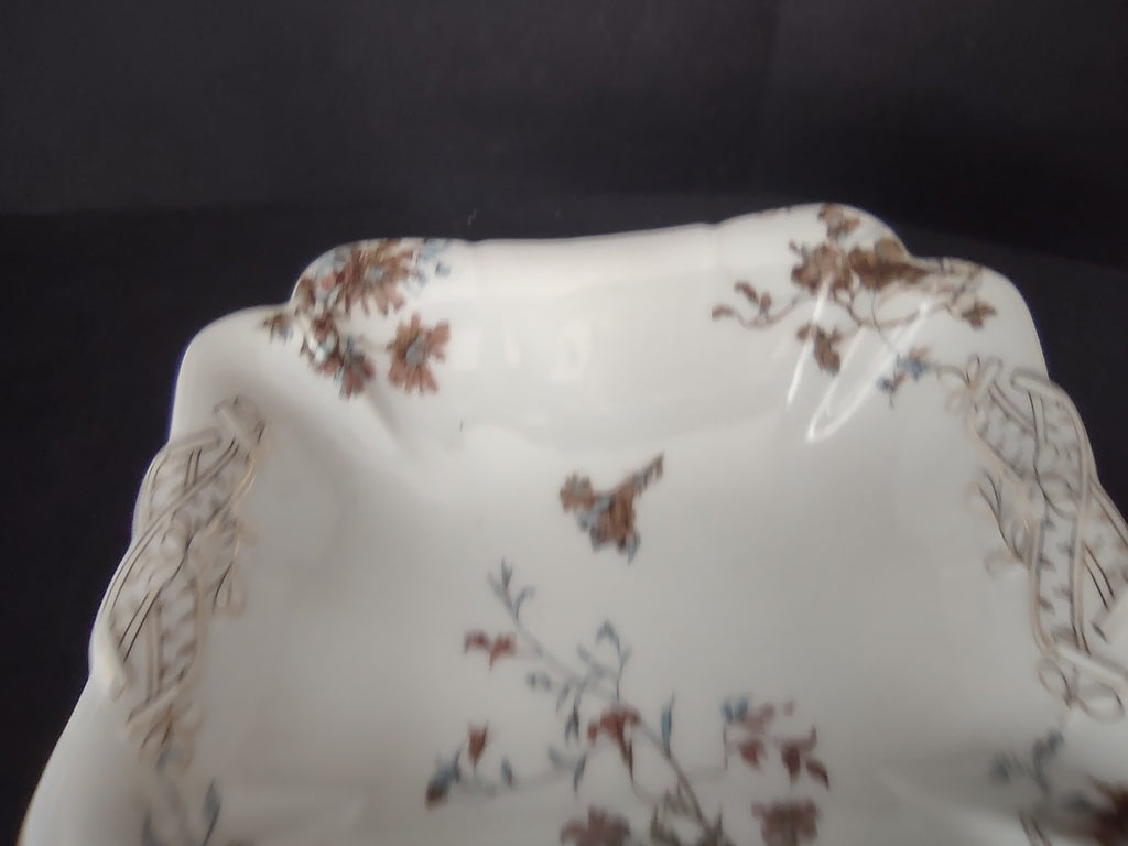 Depose Haviland Limoges Blue Flower Serving Bowl (lot 962)