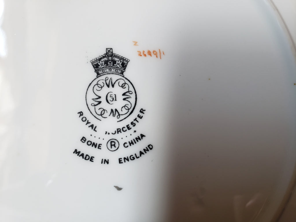 Vintage Royal Worcester White Silver Trim Salad or Luncheon Plate 8" (lot 2112)