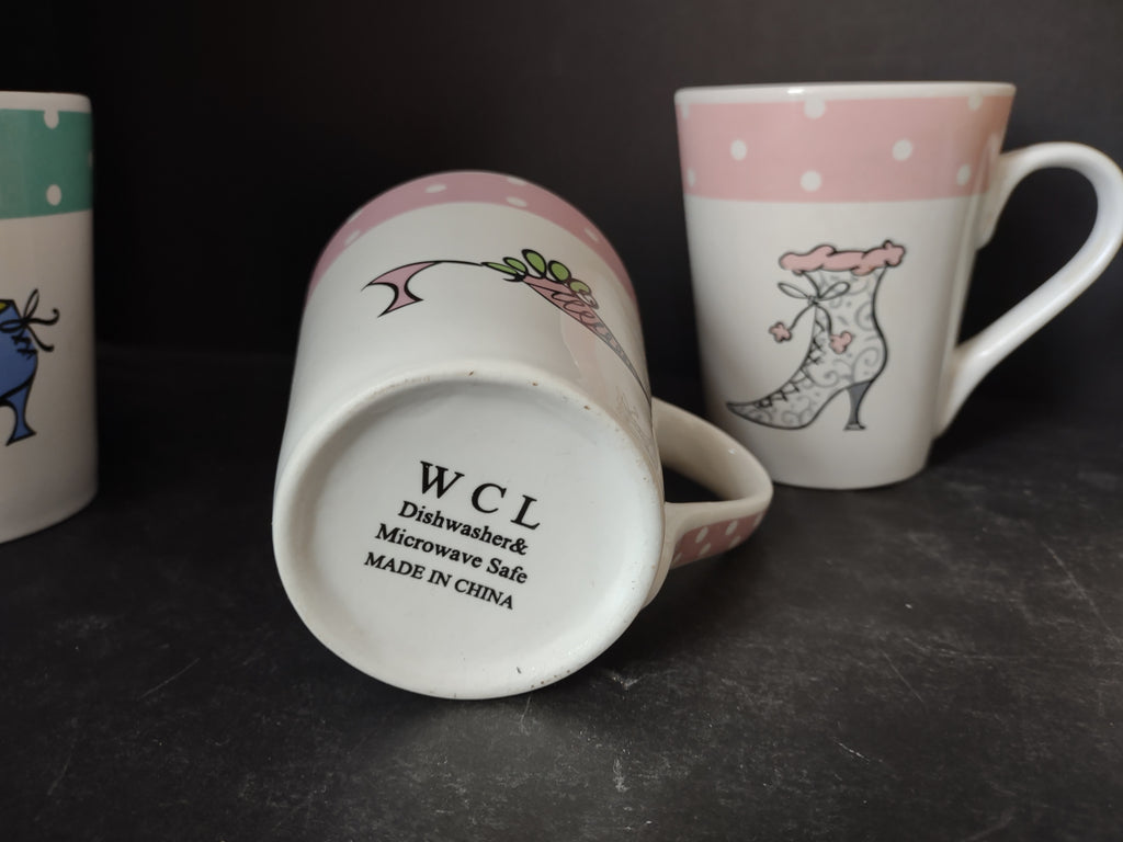 Set of 4 Latte Mugs with Shoe Design Polka Dot (lot 5259)
