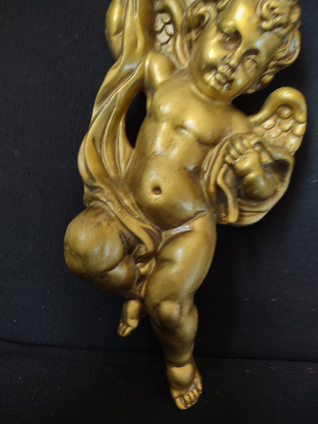 Golden Art Regency Wall Ceramic Angel Cherub 10" (lot 1610)