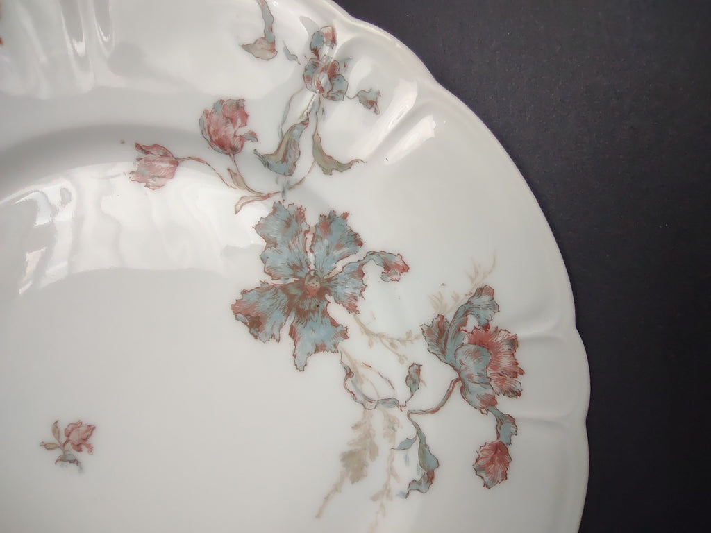 Antique 1889 Haviland Limoges Blue Red Flower Luncheon Plate (lot 949)