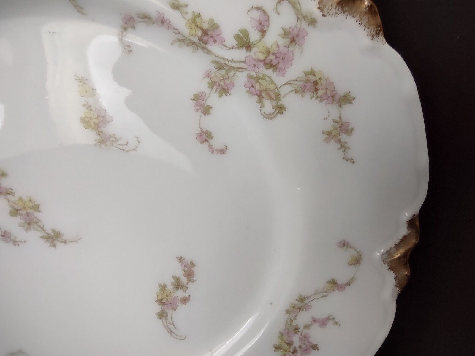 Haviland Limoges Roses Gold Trim Luncheon Salad Plate 8-1/2" (lot 359)