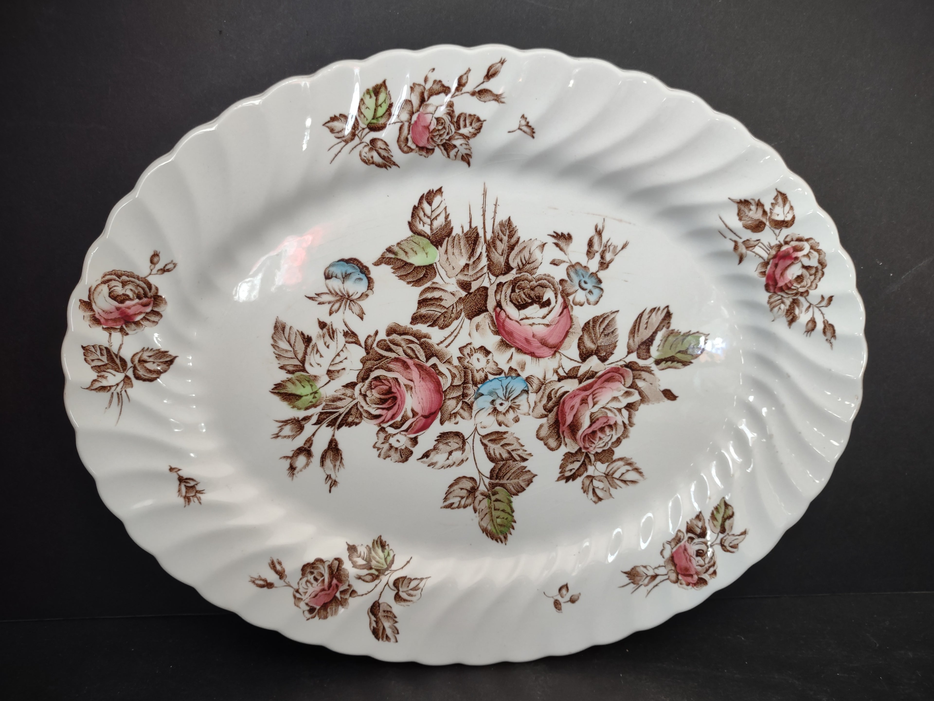 Johnson Brothers Staffordshire Bouquet Serving Platter CRAZING (lot 5597)