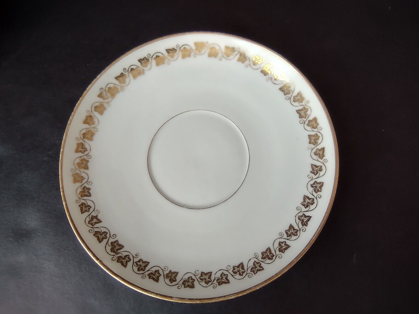Vintage GDA Haviland Limoges France Ivy Gold Trim Large Teacup & Saucer (lot 709