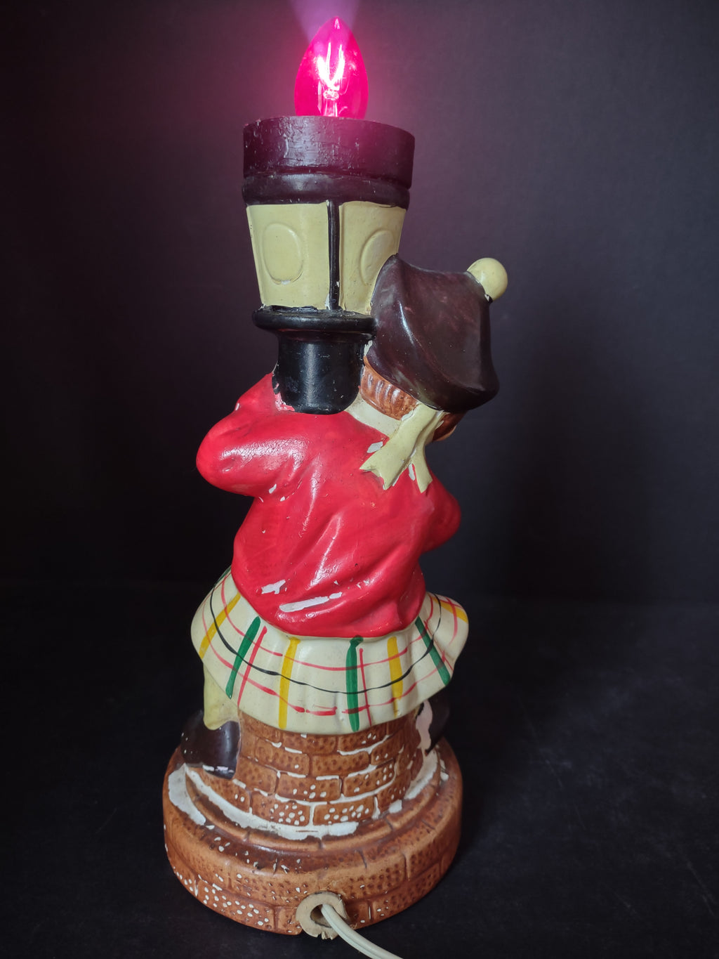 Vintage Lamp Post Scottish Drunk Man NO Shade Peeling Paint (lot 2585)