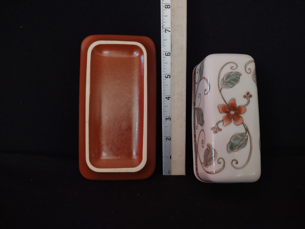 Vintage Pfaltzgraff USA Butter Dish Mission Flower (lot 5272)
