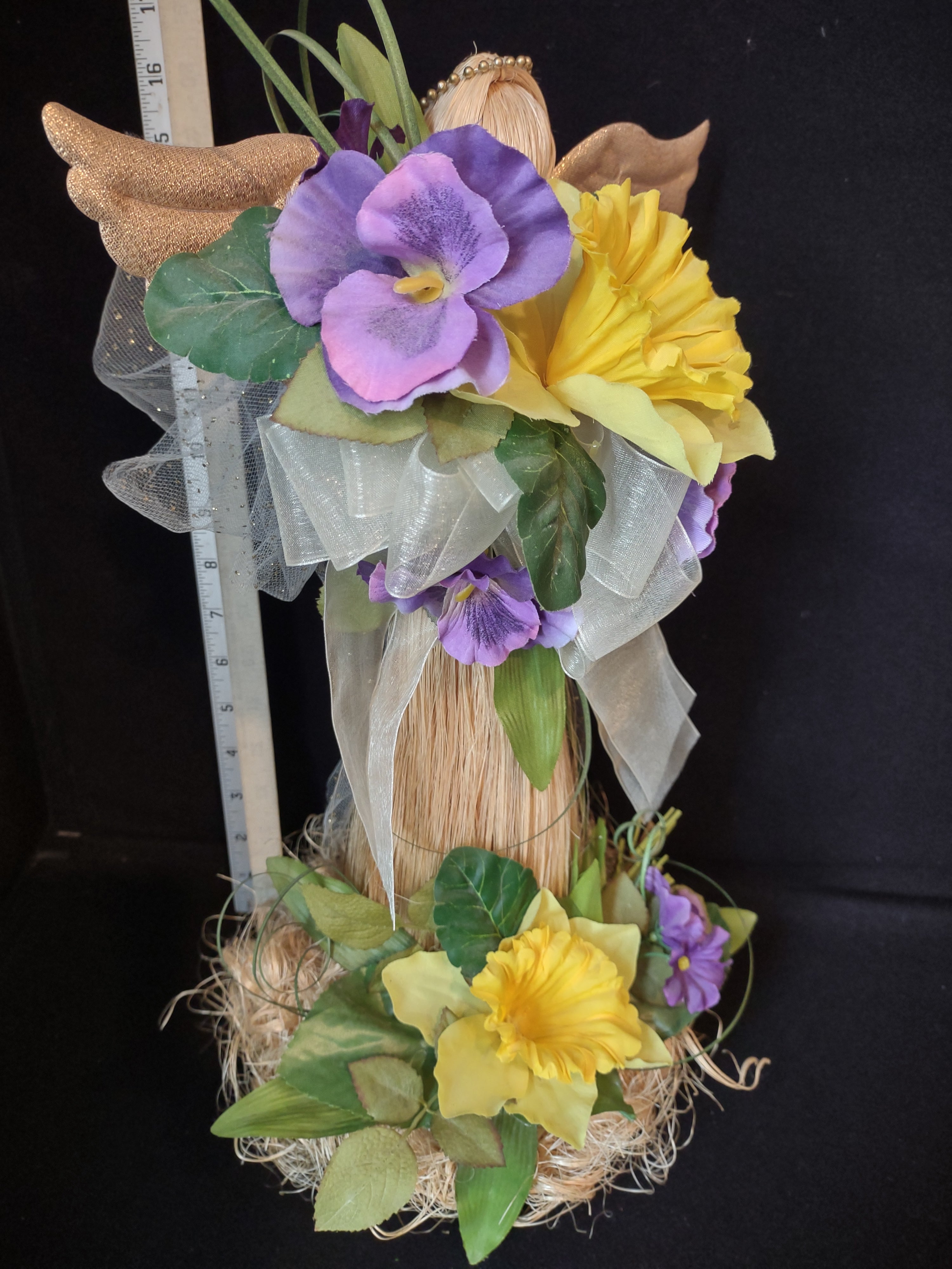 Straw Angel Spring Flowers Decoration (lot 2755c)