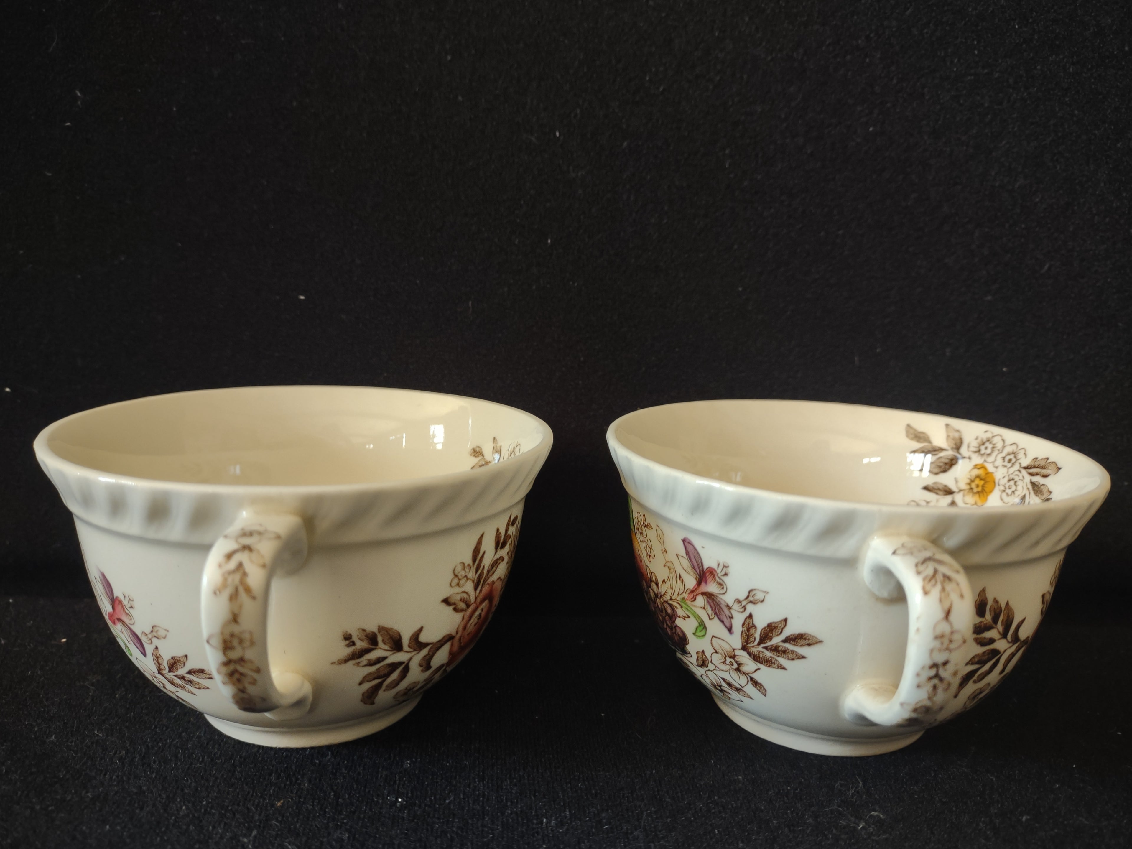 Vintage Johnson Bros Pomona Ironstone England Teacup x 2 (lot 5617)