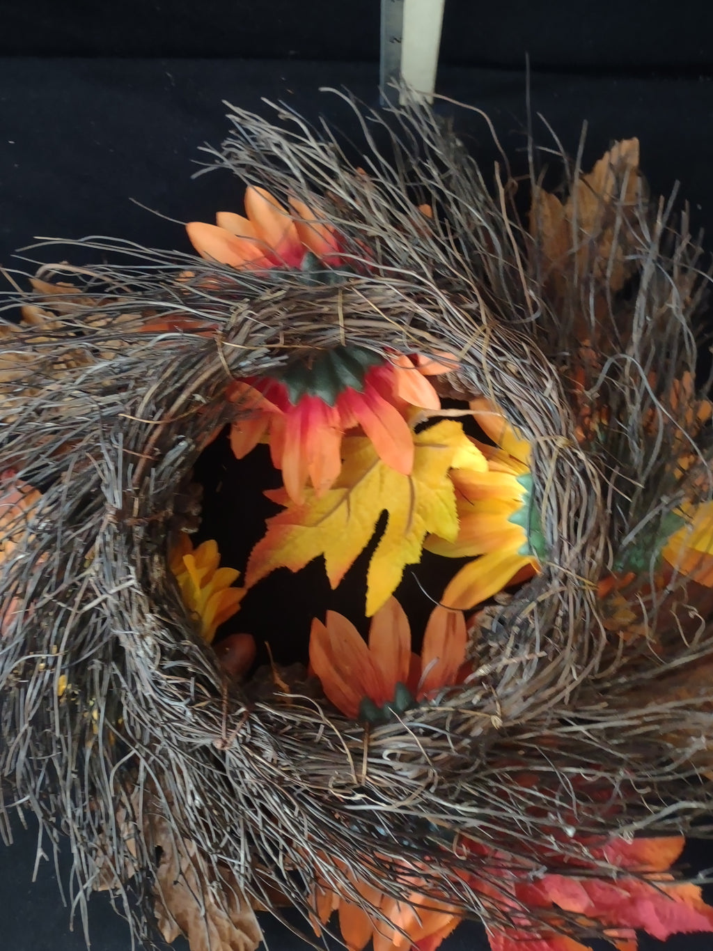 Thanksgiving/Fall/Halloween Twig Floral Leaf Pine Cone Wreath (Lot 3449)
