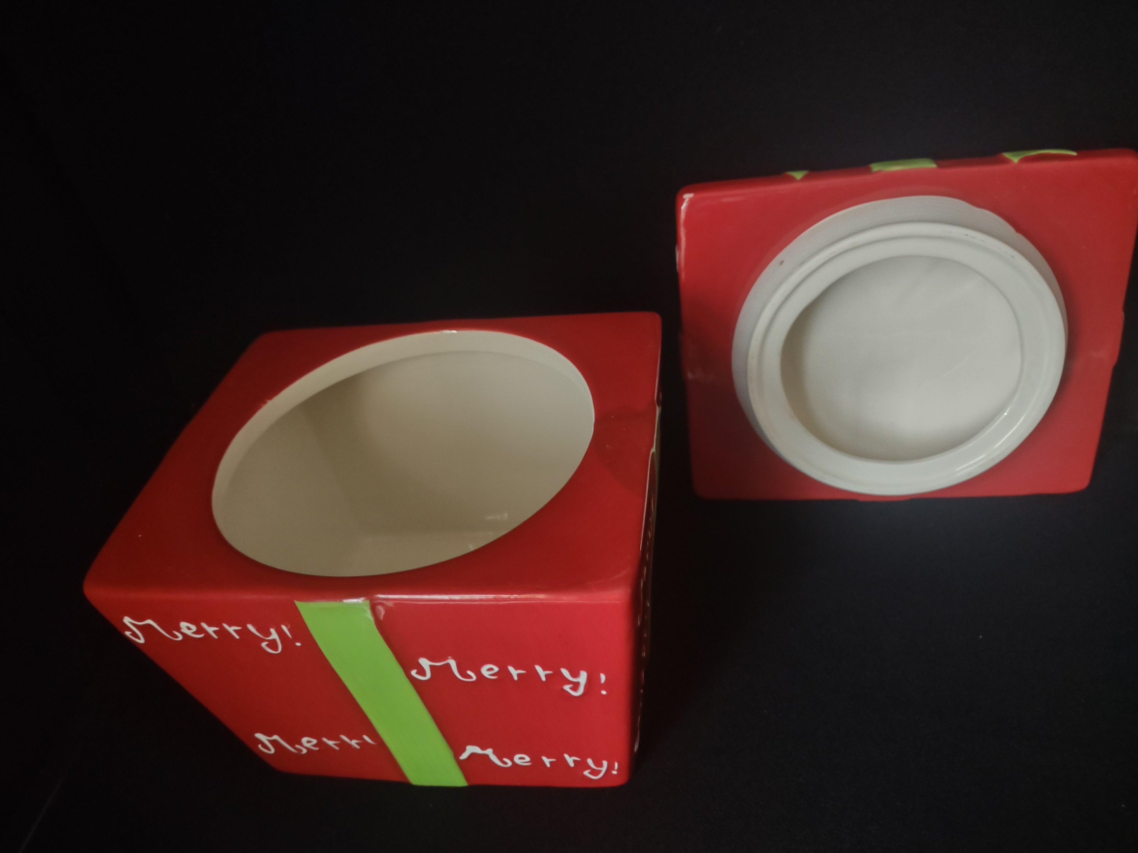 Christmas Gift Box Cookie Jar (lot 1713)