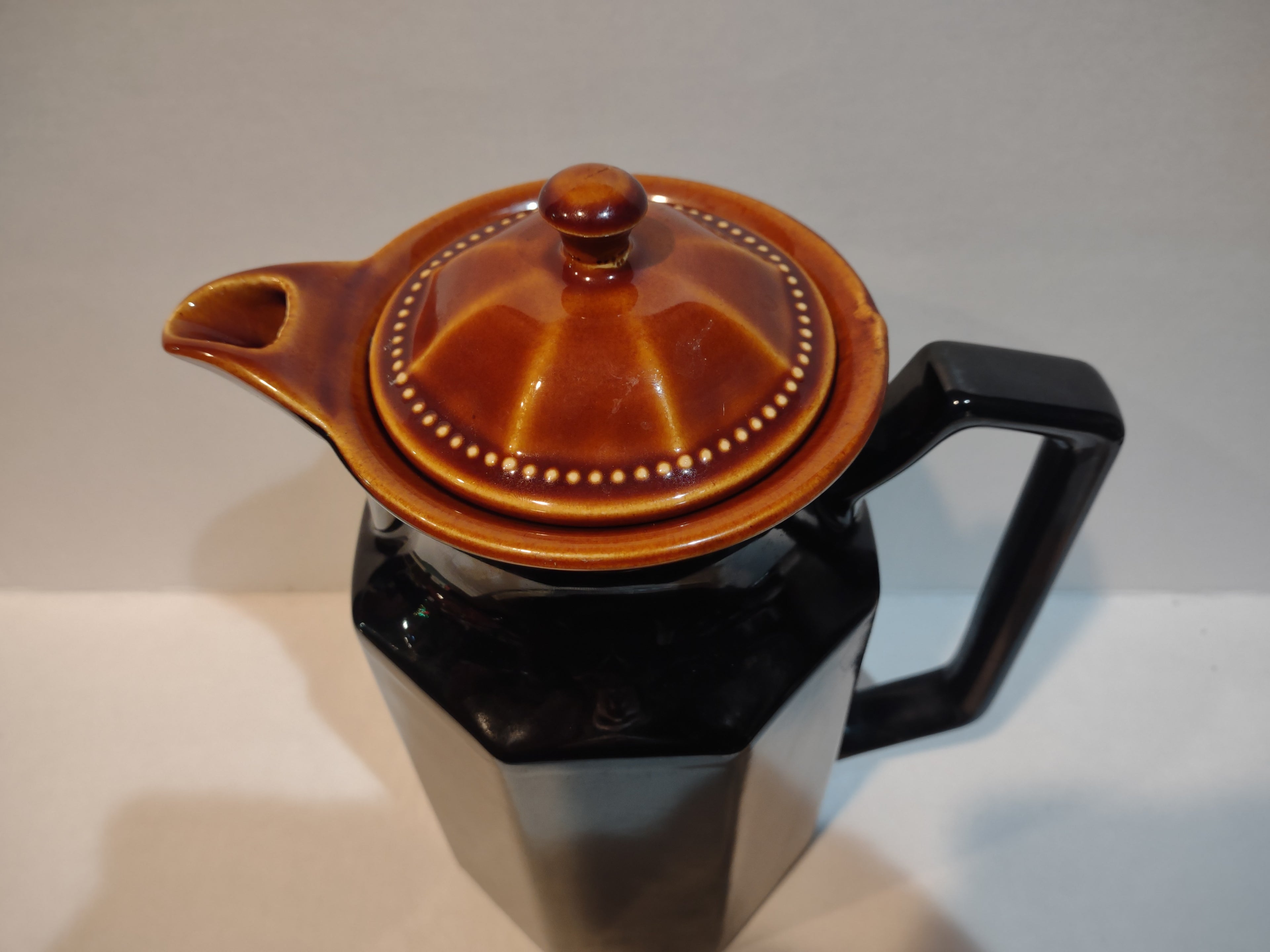 Vintage MCM Ironstone Amber Octagon Pitcher Brown Cabin Rustic USA (lot 5011)