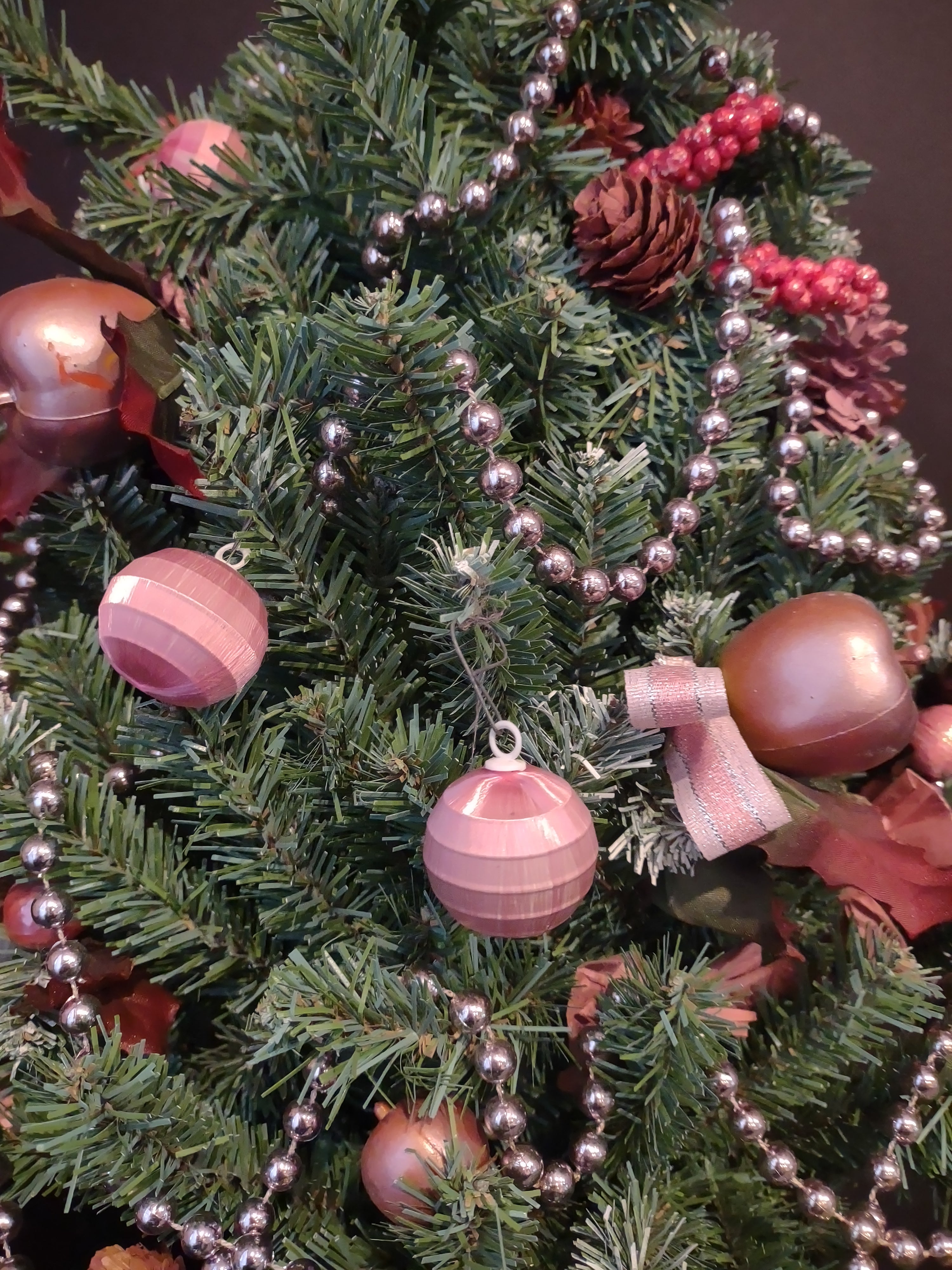 Christmas Artificial Small Tree 20" and Wreath 9" Victorian Pink Decor (lot 1242