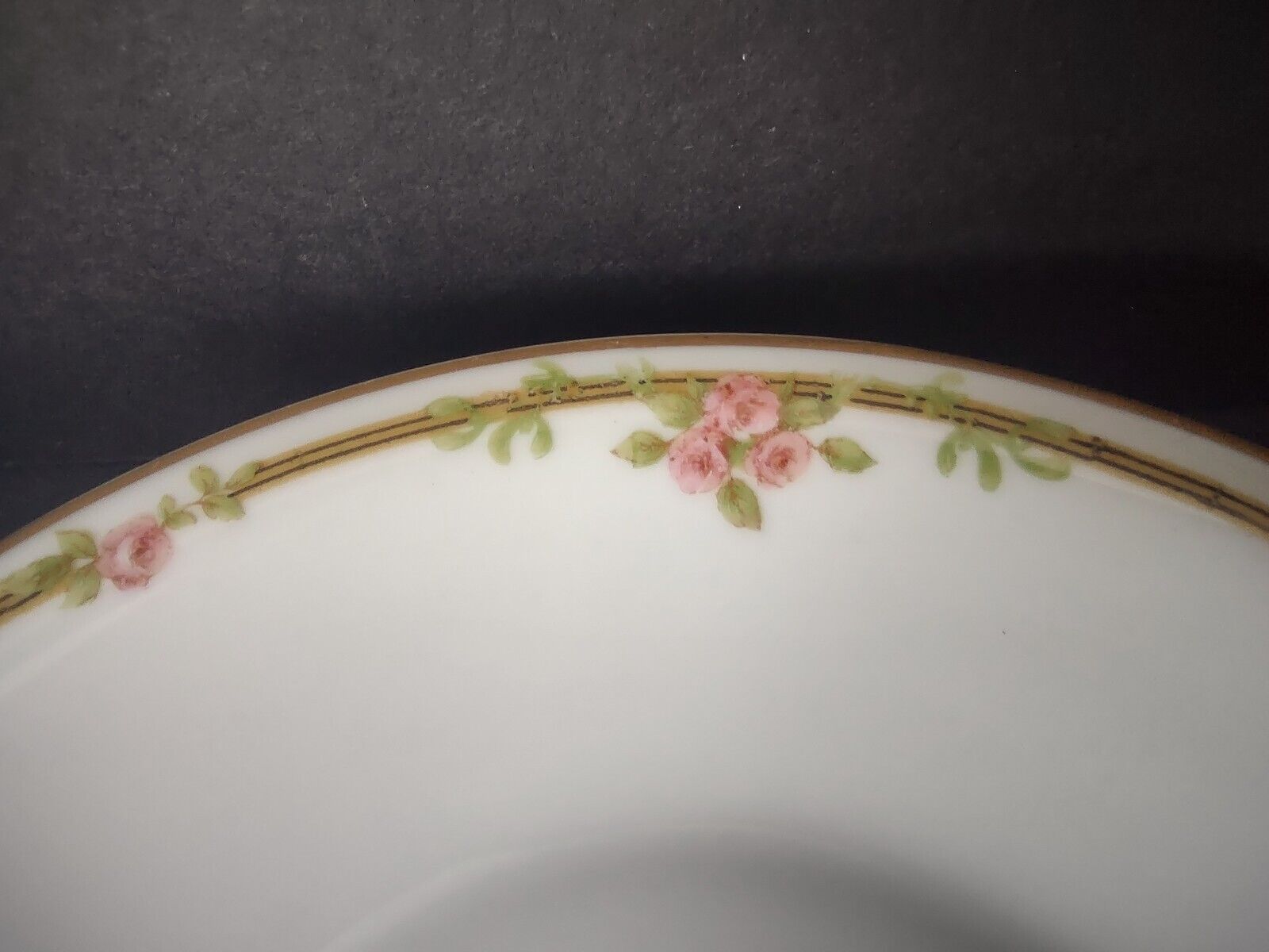 Haviland Limoges Schleiger 625 A Red Rose 6 x Coupe Salad Plate 7-1/2" (lot 537)