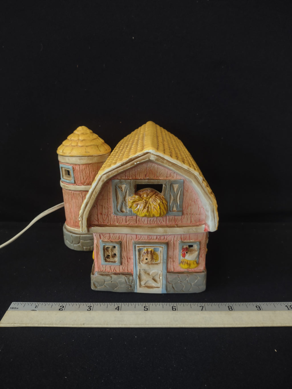 Vintage Lighted Ceramic Barn Silo Animals On Off Switch (Lot 3583)