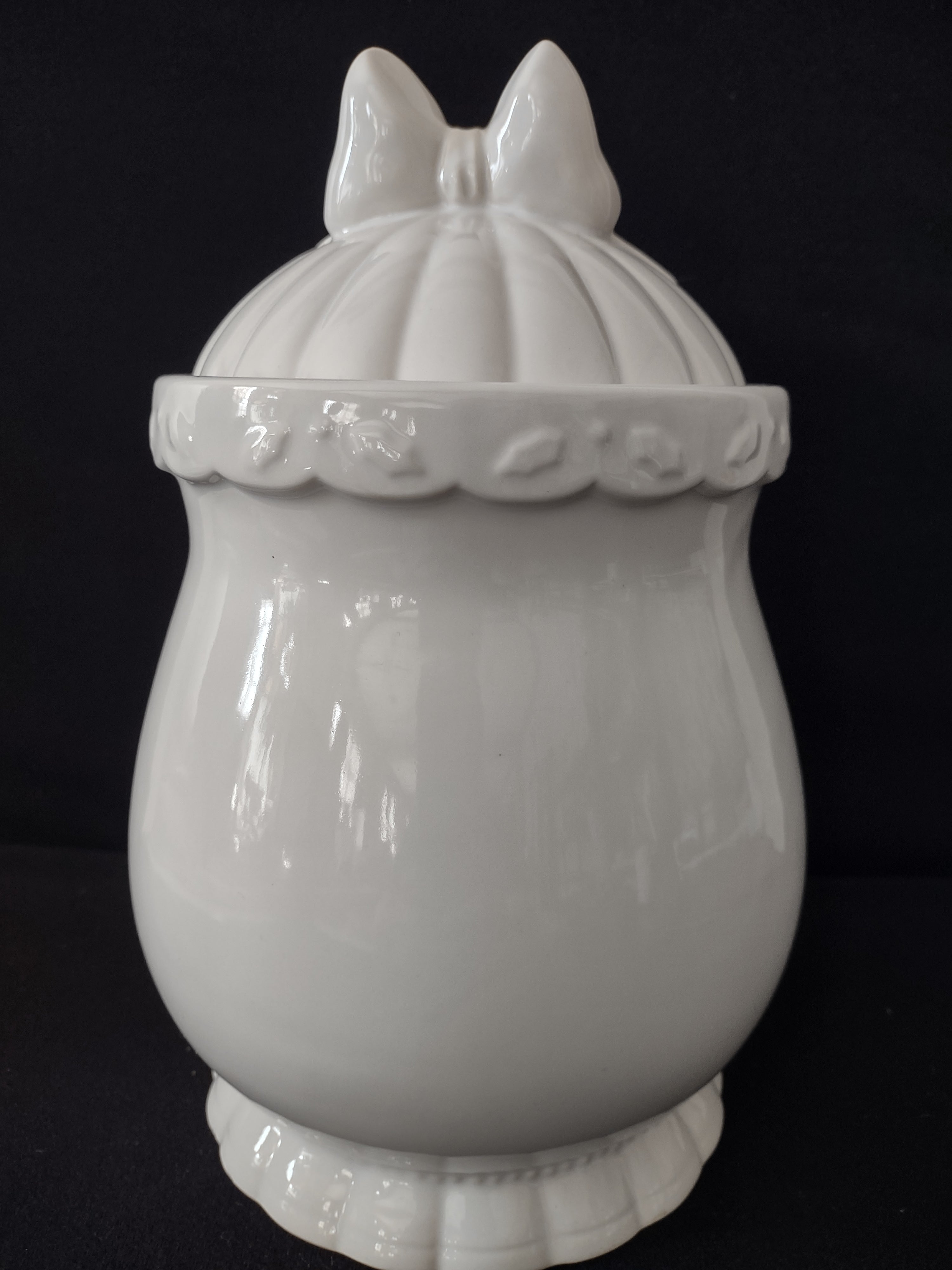 Vintage Precious Moments Happy Holly Days Christmas Cookie Jar (Lot 4047)