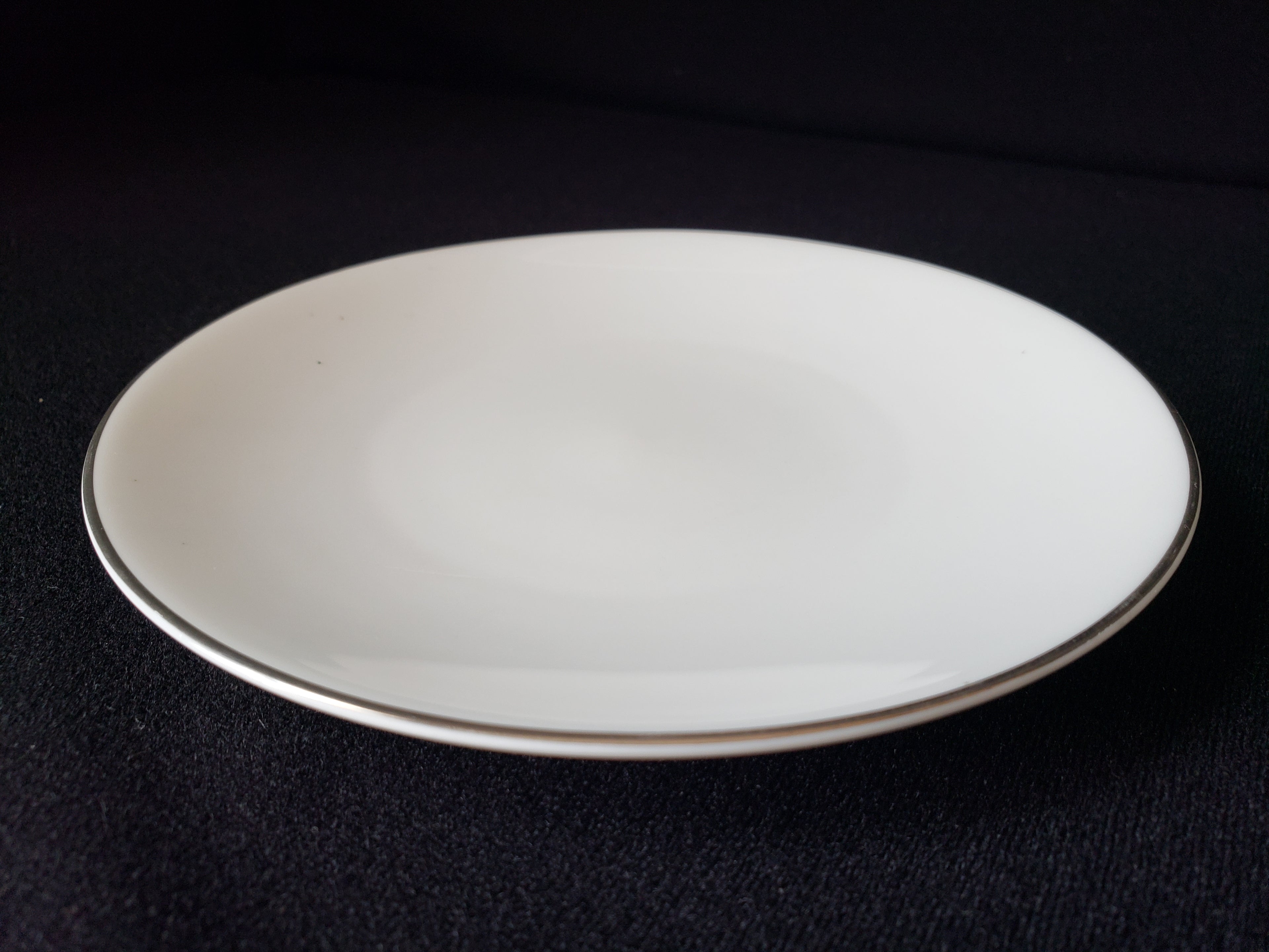 Vintage Royal Worcester Mirage Salad or Luncheon Plate 8" (lot 2107)