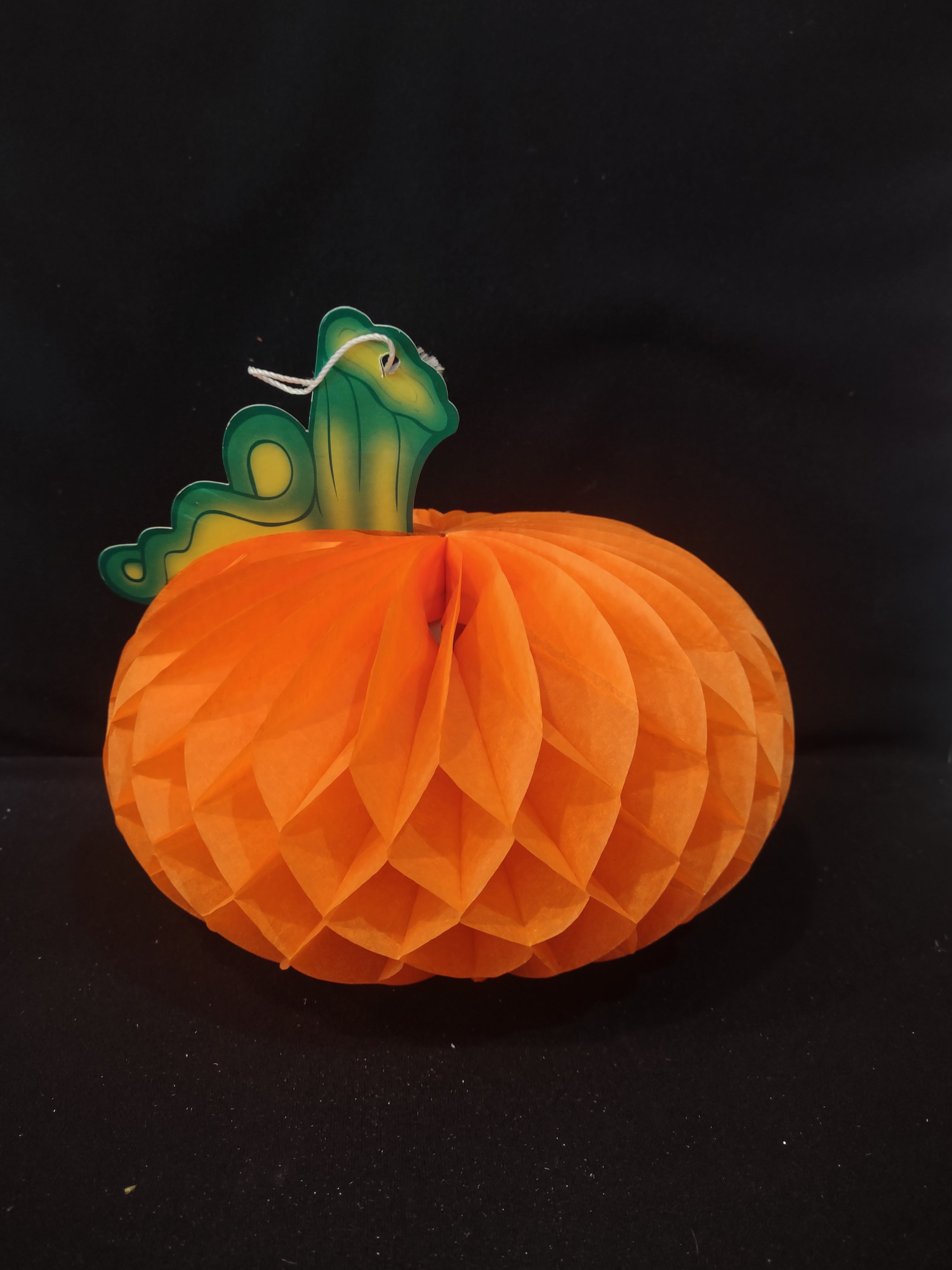 Thanksgiving/Halloween/Fall Eight 10" Honeycomb Pumpkins (Lot 3425)