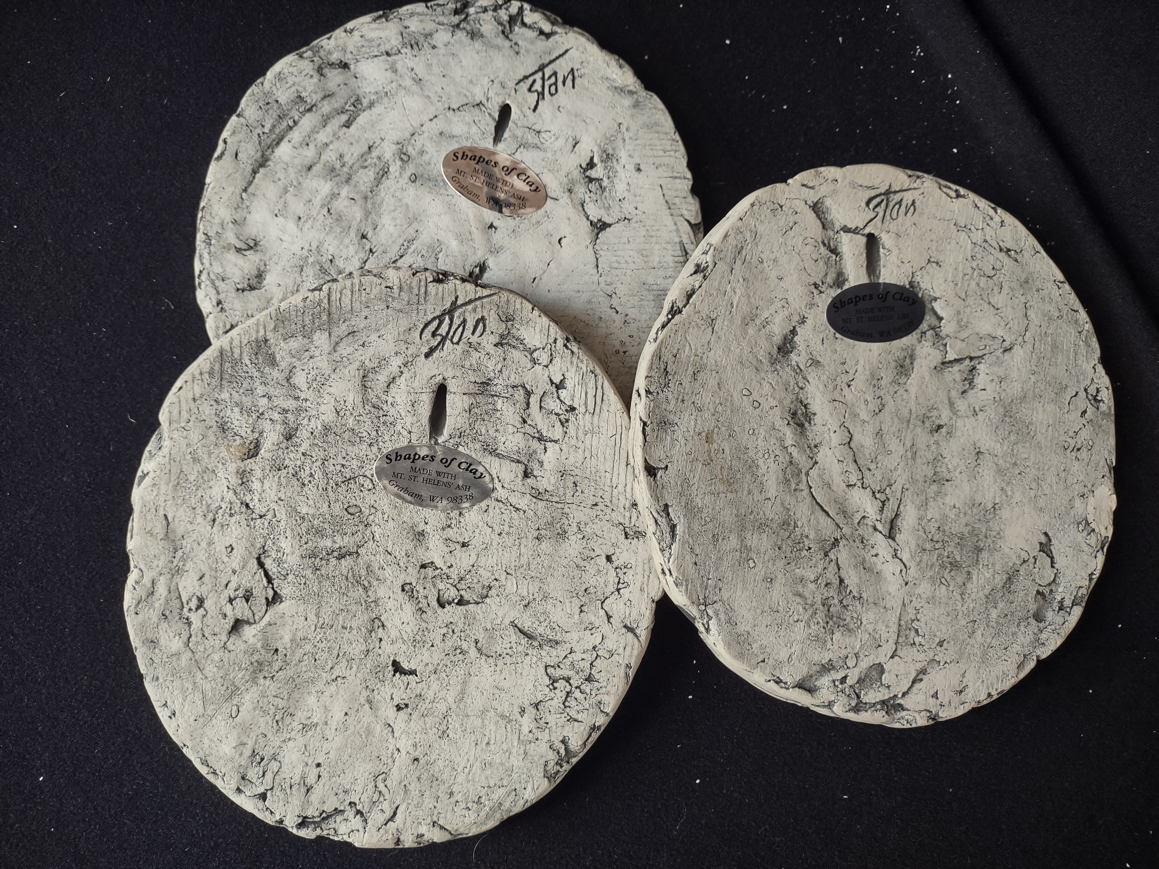 Shapes of Clay Set of 3 Mount St. Helen's Ash Elephant Zebra Giraffe (lot 2373 )