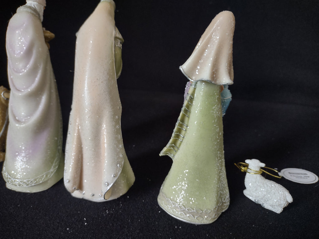 Nativity Hawthorne Village King Gaspar Melchior Lady w Urns Camel Lamb (lot 2288)