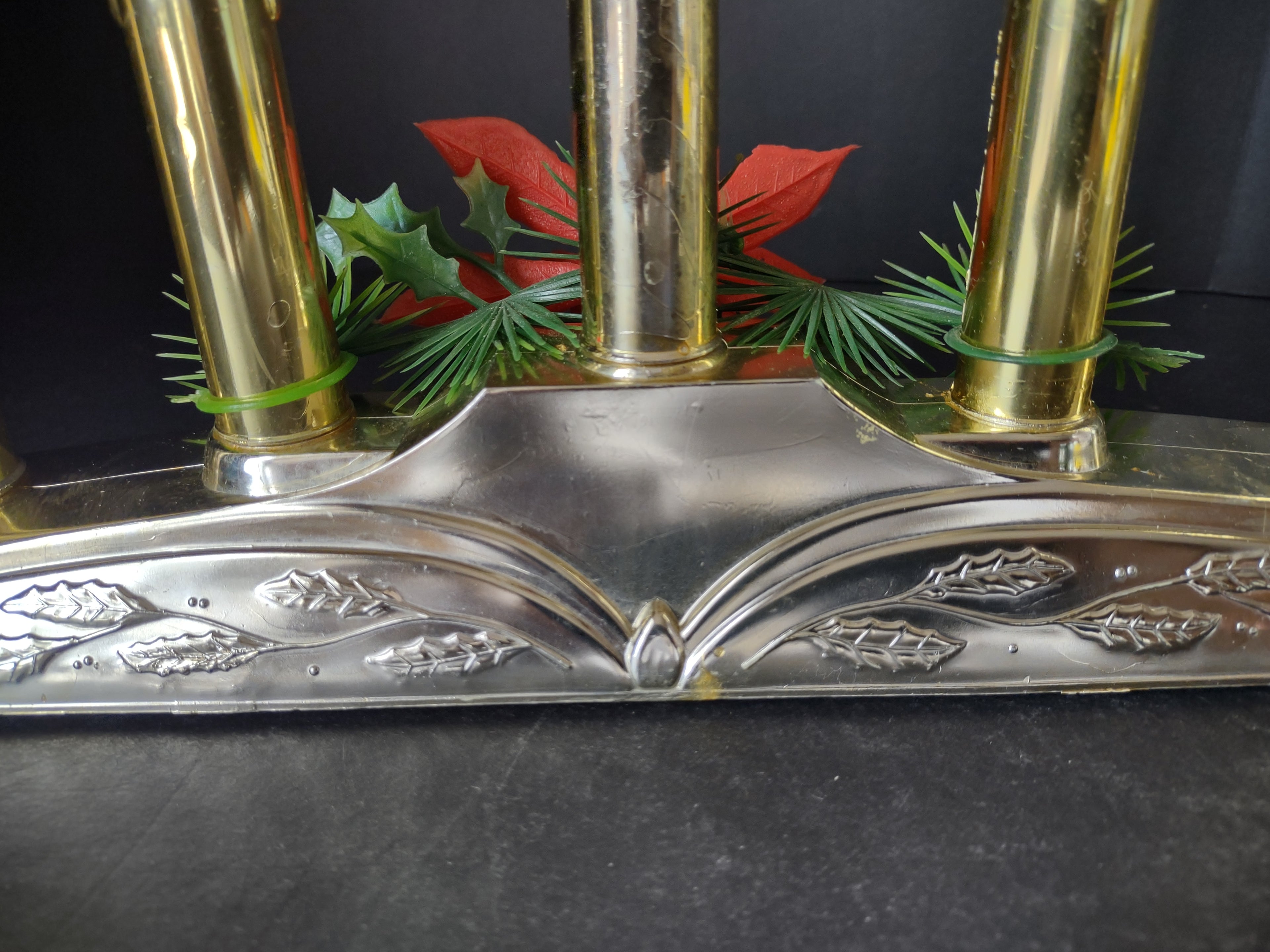 Christmas Window 5 Candle Drip Red Lights Golden Candelabra Candolier (lot 2304)