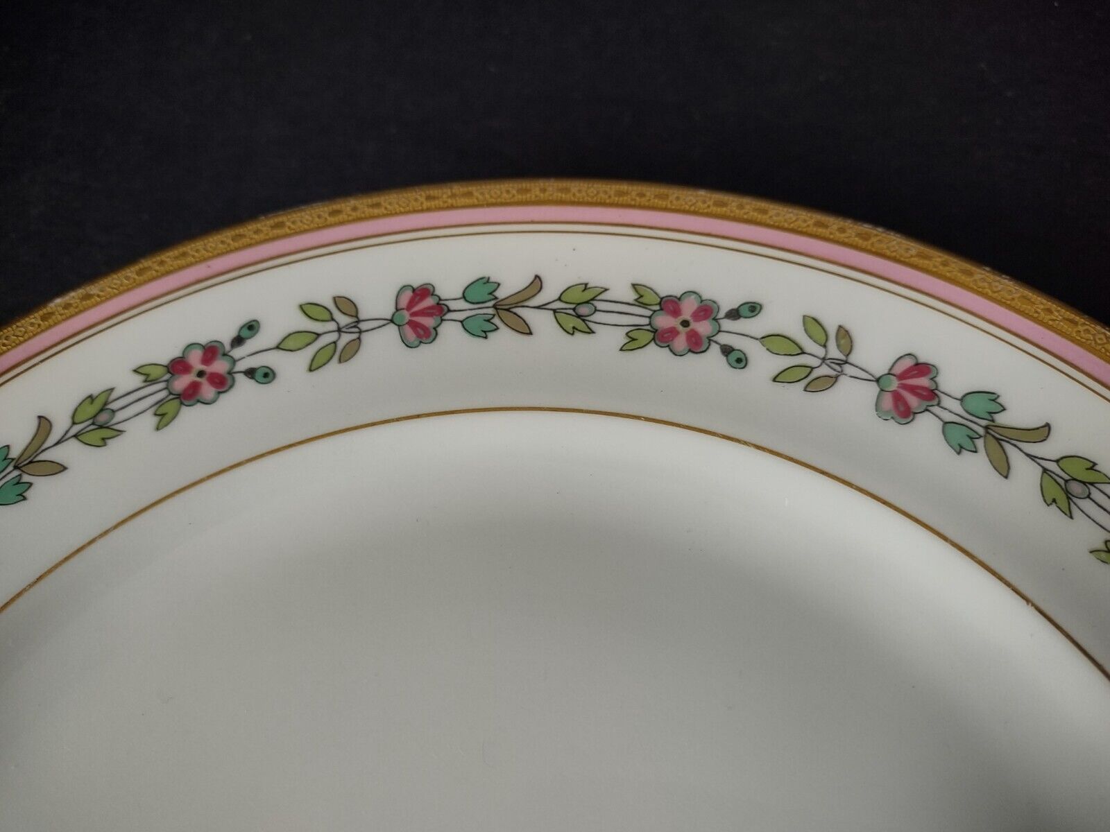 Depose Limoges Gold Trim Pink Flower Design Dinner Plate (lot 639)