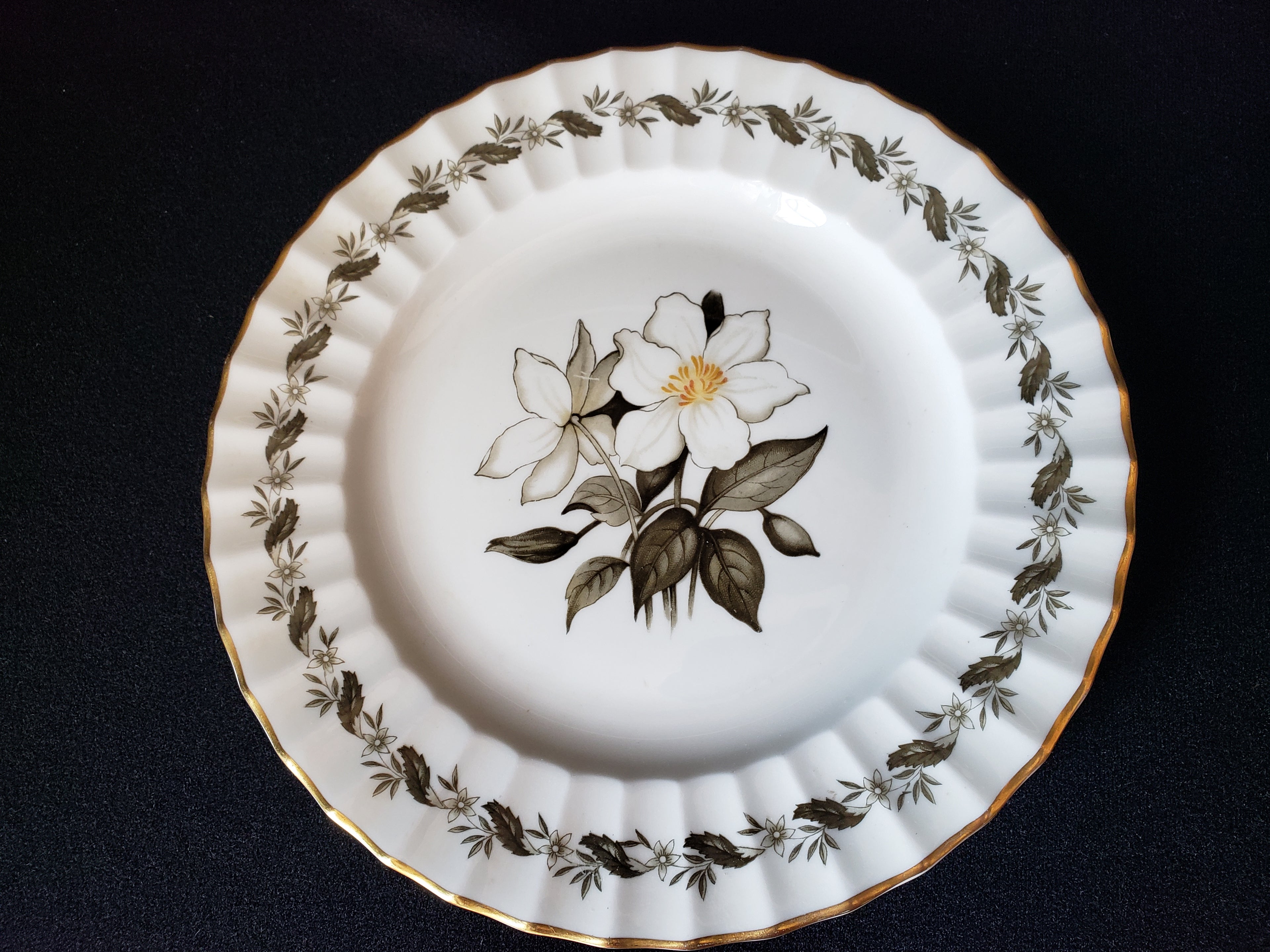 Vintage Royal Worcester Engadine Salad or Luncheon Plate 8" (lot 2129)