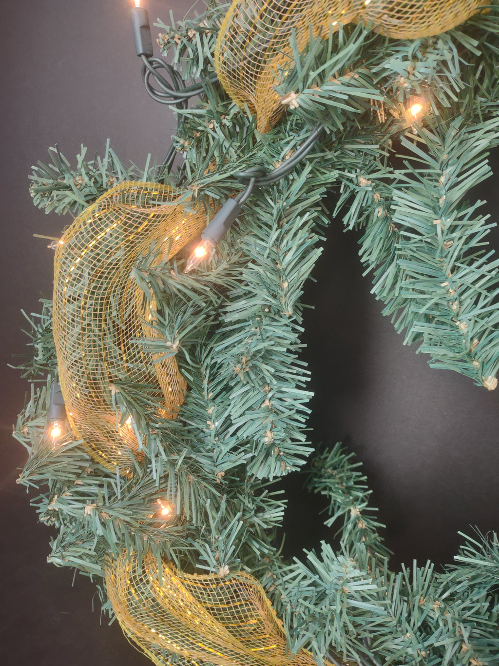 Vintage Christmas Artificial Light Up Green Wreath Gold Ribbon 18" (lot 1326)
