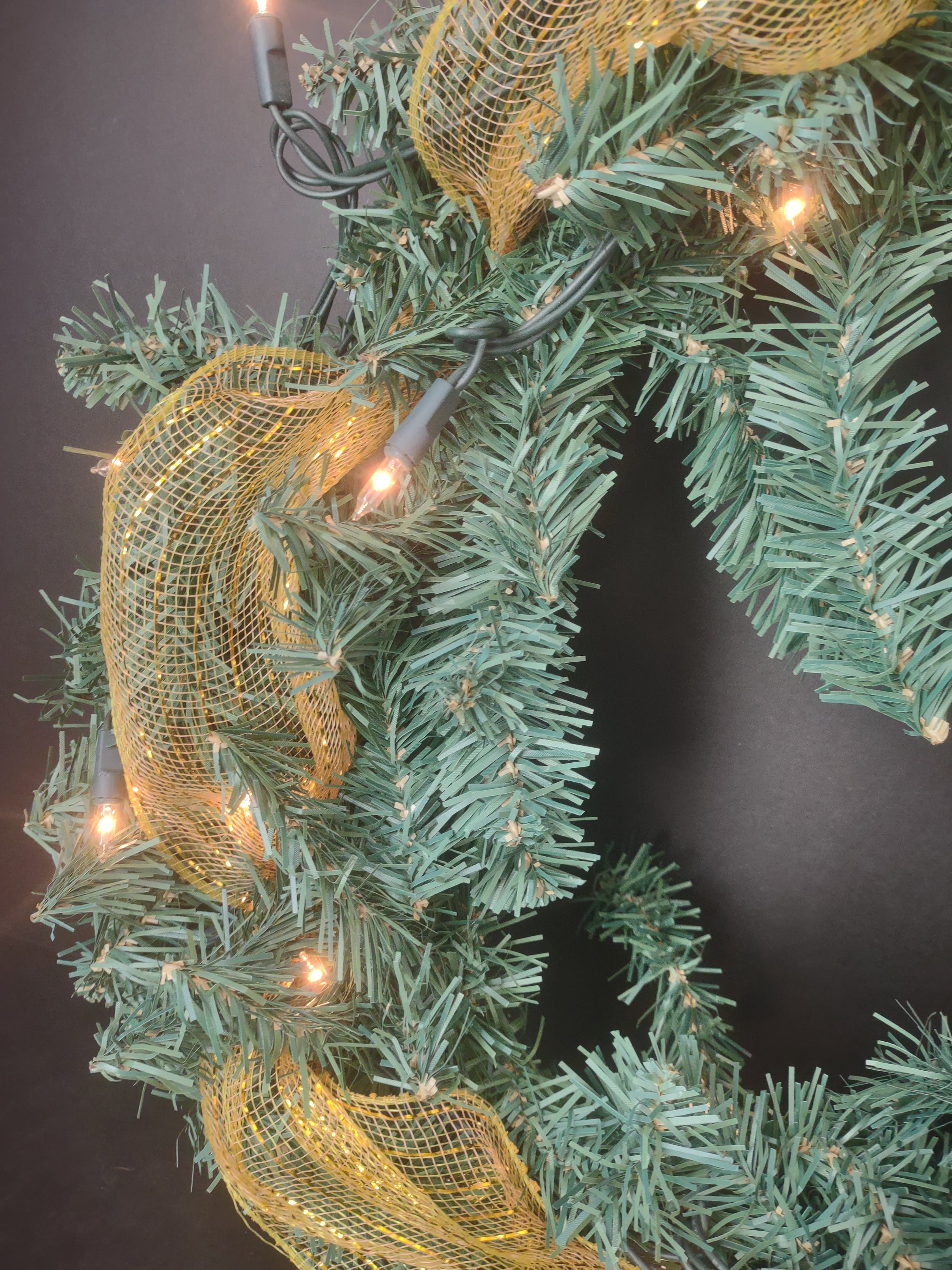 Vintage Christmas Artificial Light Up Green Wreath Gold Ribbon 18" (lot 1326)