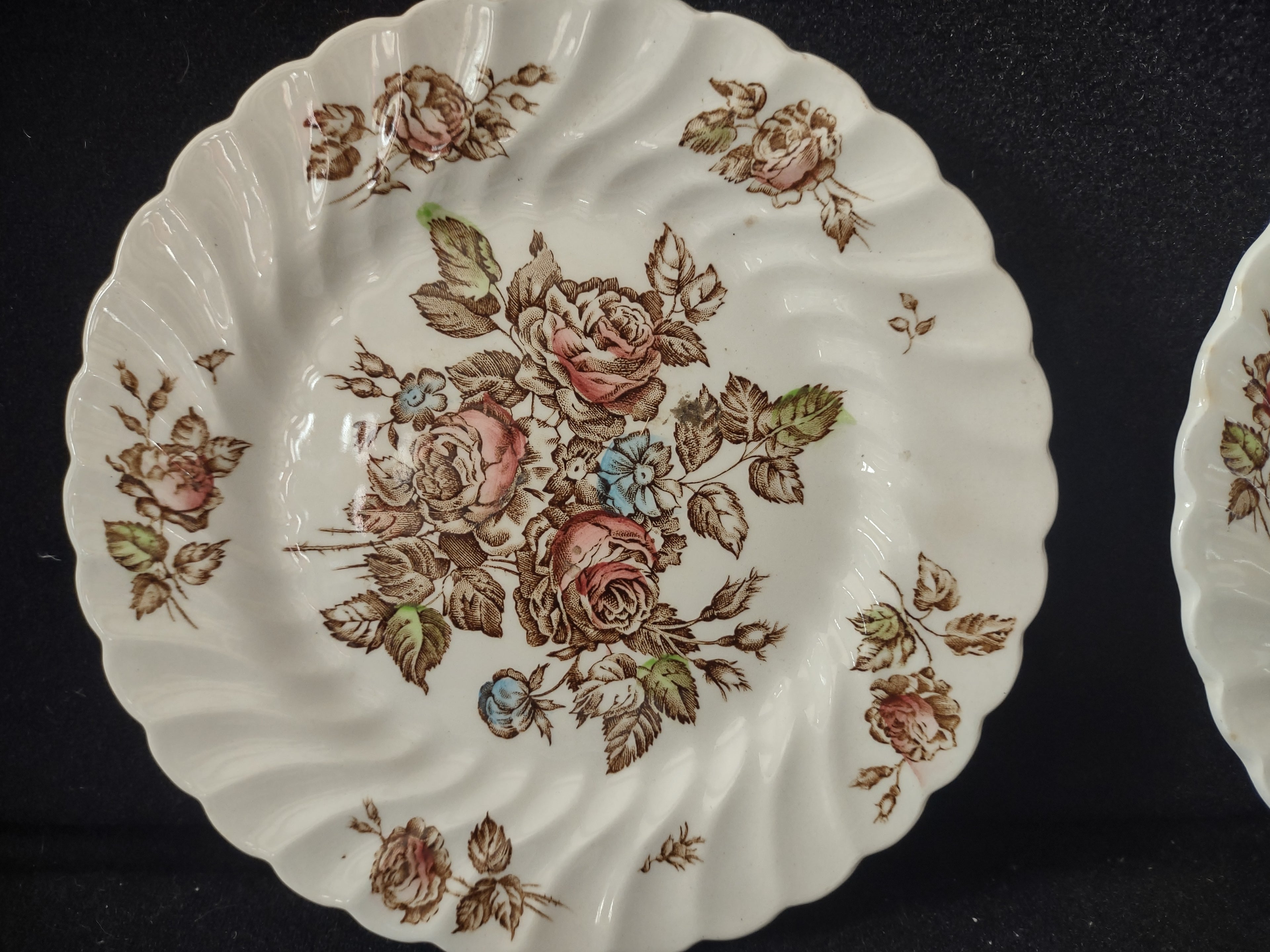 Vintage Johnson England Ironstone Devon Sprays Small 6-1/2" Plate x 4 (lot 5599)