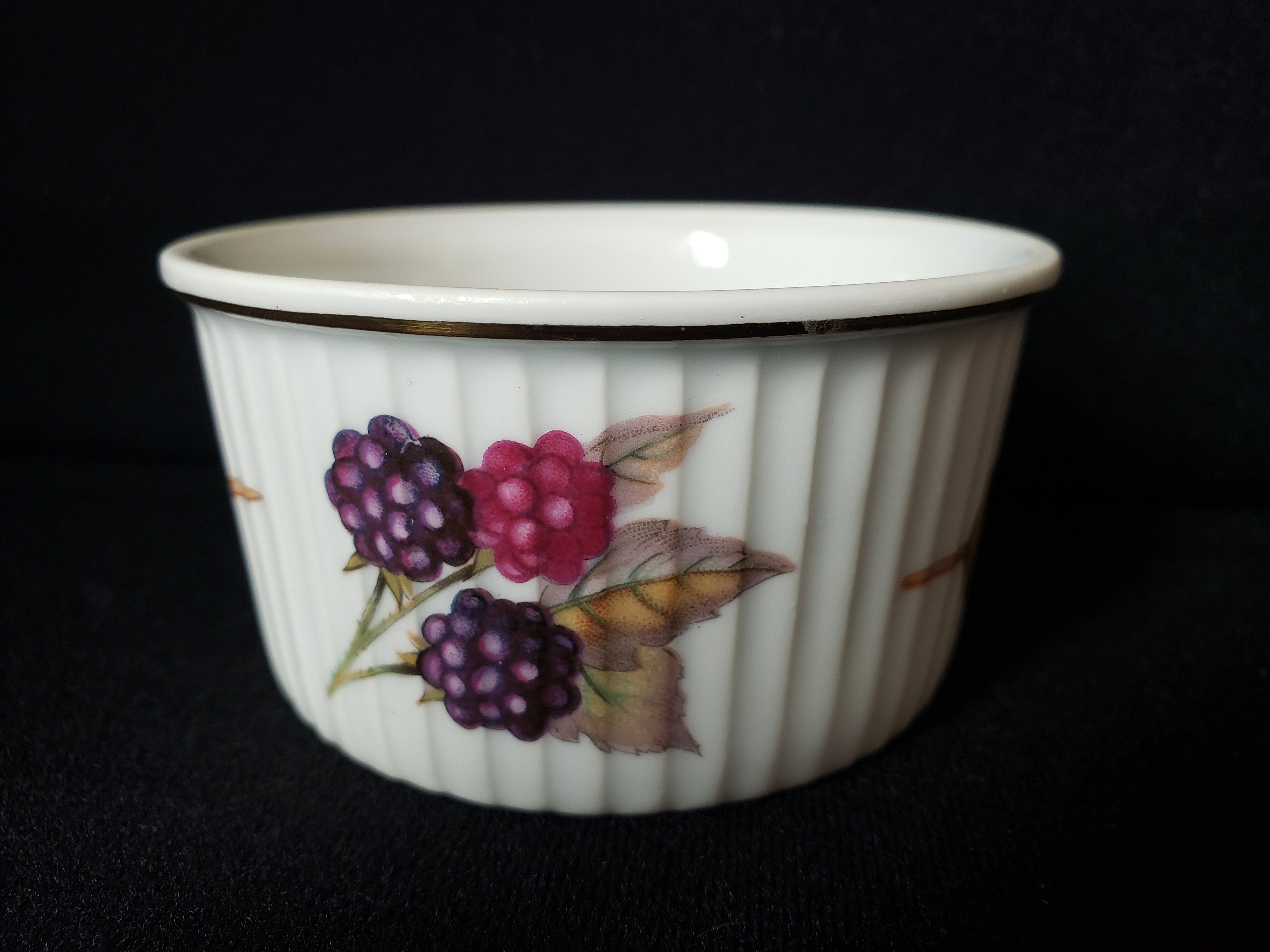 Vintage Royal Worcester Evesham Quiche Souffle Baking Porcelain Dish (lot 2060)