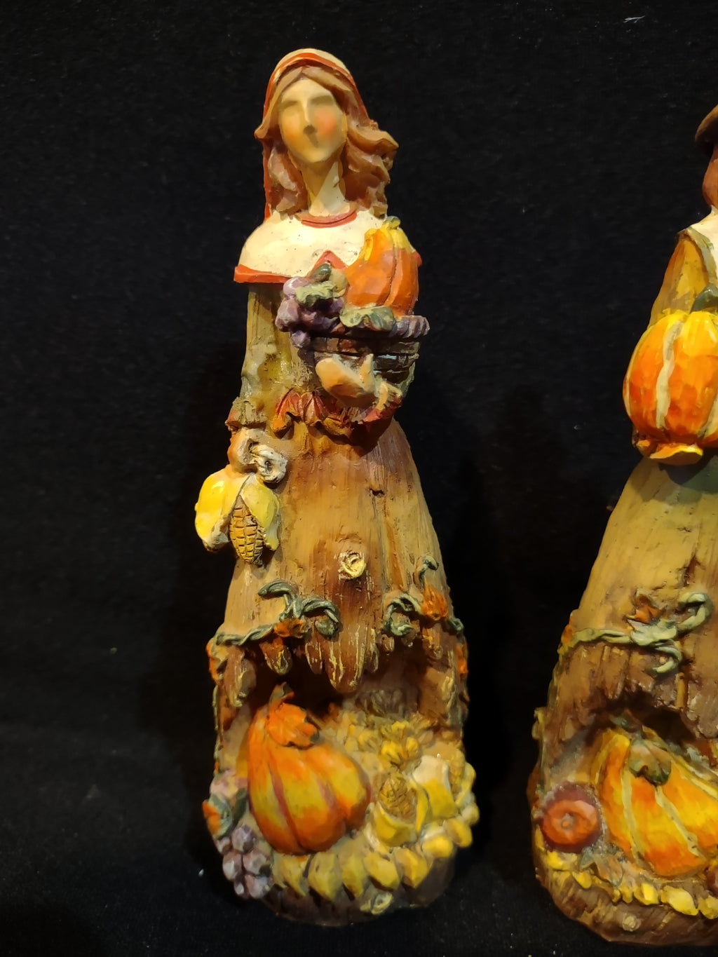 Thanksgiving Holiday Pilgrim Family Pumpkins Grapes Corn Wheat (Lot 4609)