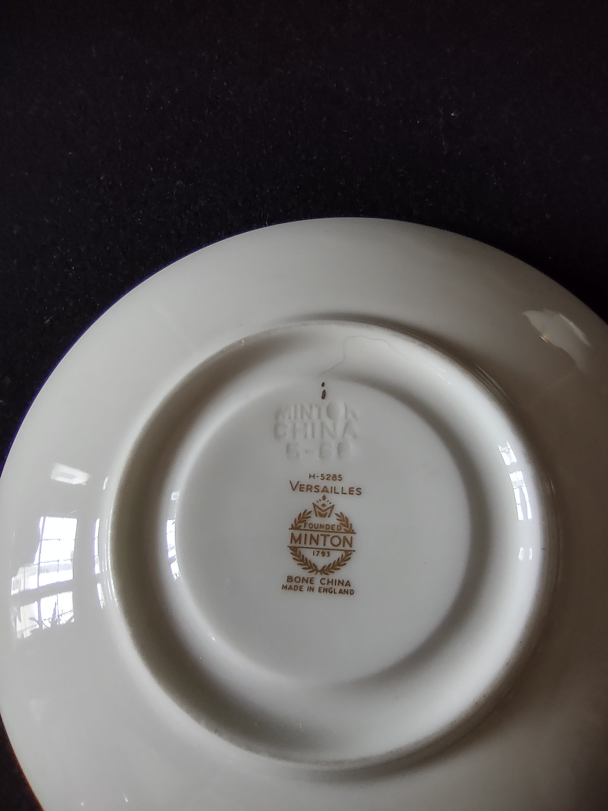 Vintage Minton Versailles Tea Cup Saucer Bone China Blue Gold (Lot 5468)