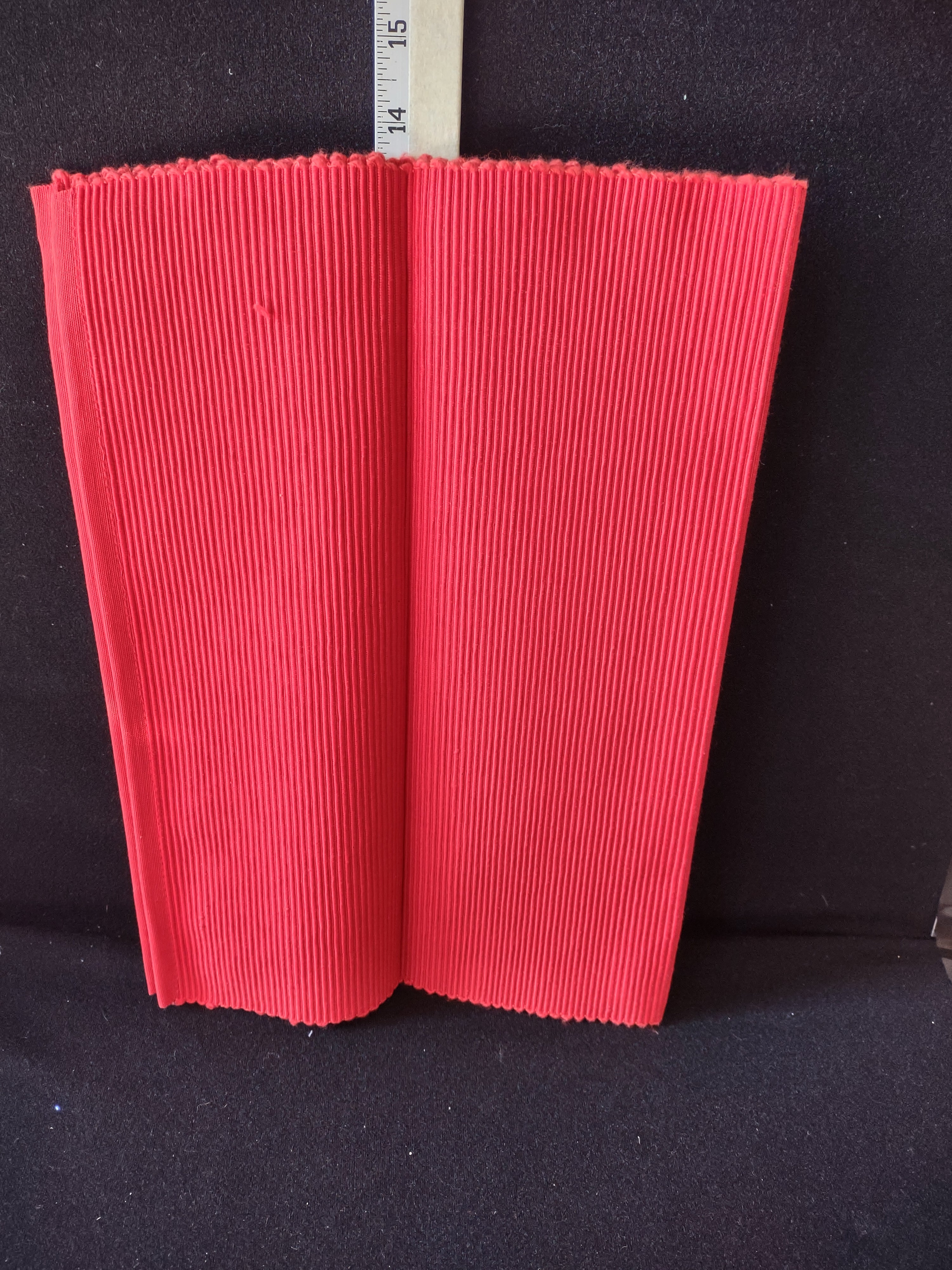 12 Days Of Christmas Lenox 20X13.5 Red Placemats 20X19 Napkins 4 Each (Lot 4317
