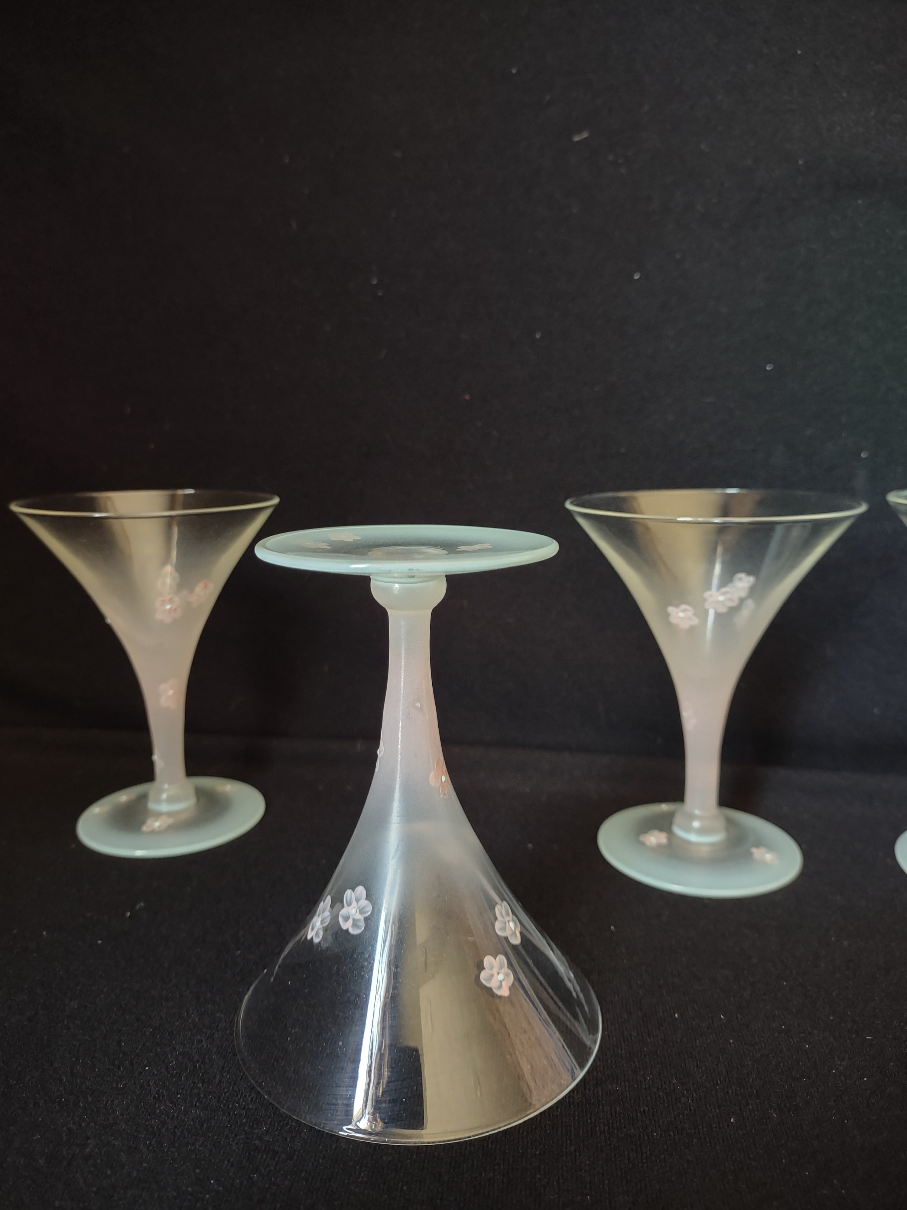 Set of 4 Vintage MCM Frosted Martini Glass Pink Flower Handpainted (lot 2740)