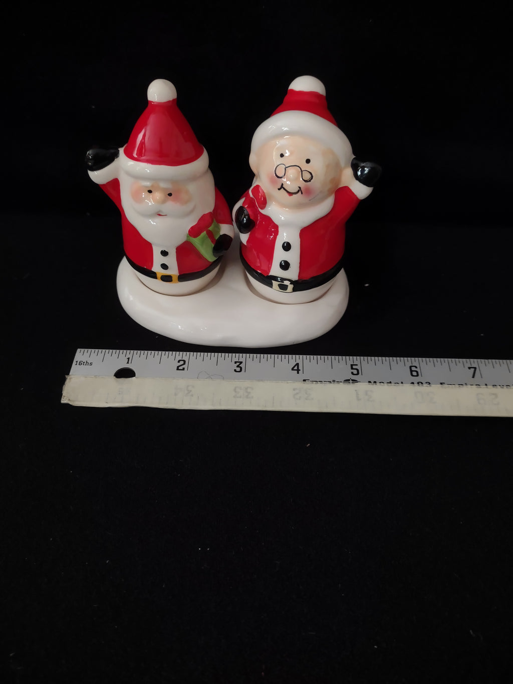 Vintage Christmas Santa Claus Mrs Claus Tray Salt Pepper Set (Lot 4091)