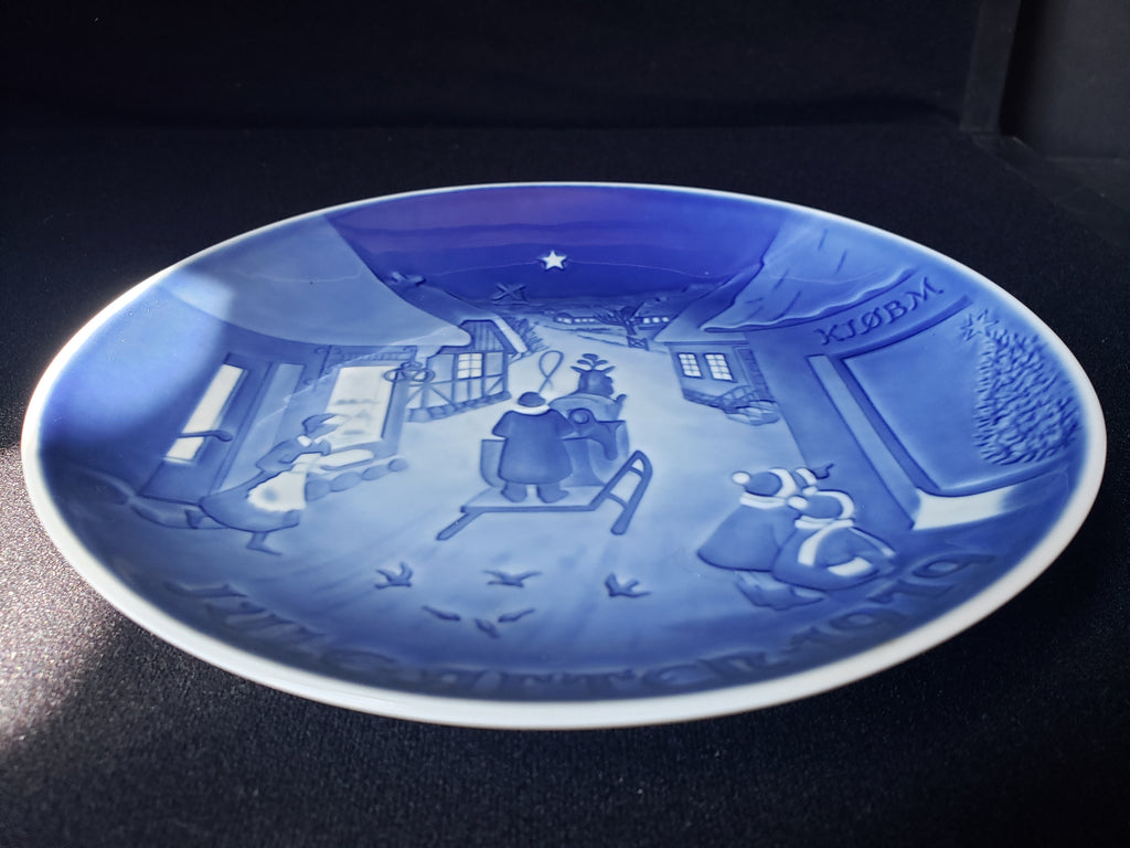 B & G Copenhagen Porcelain Wall Plate White Christmas (lot 2195)