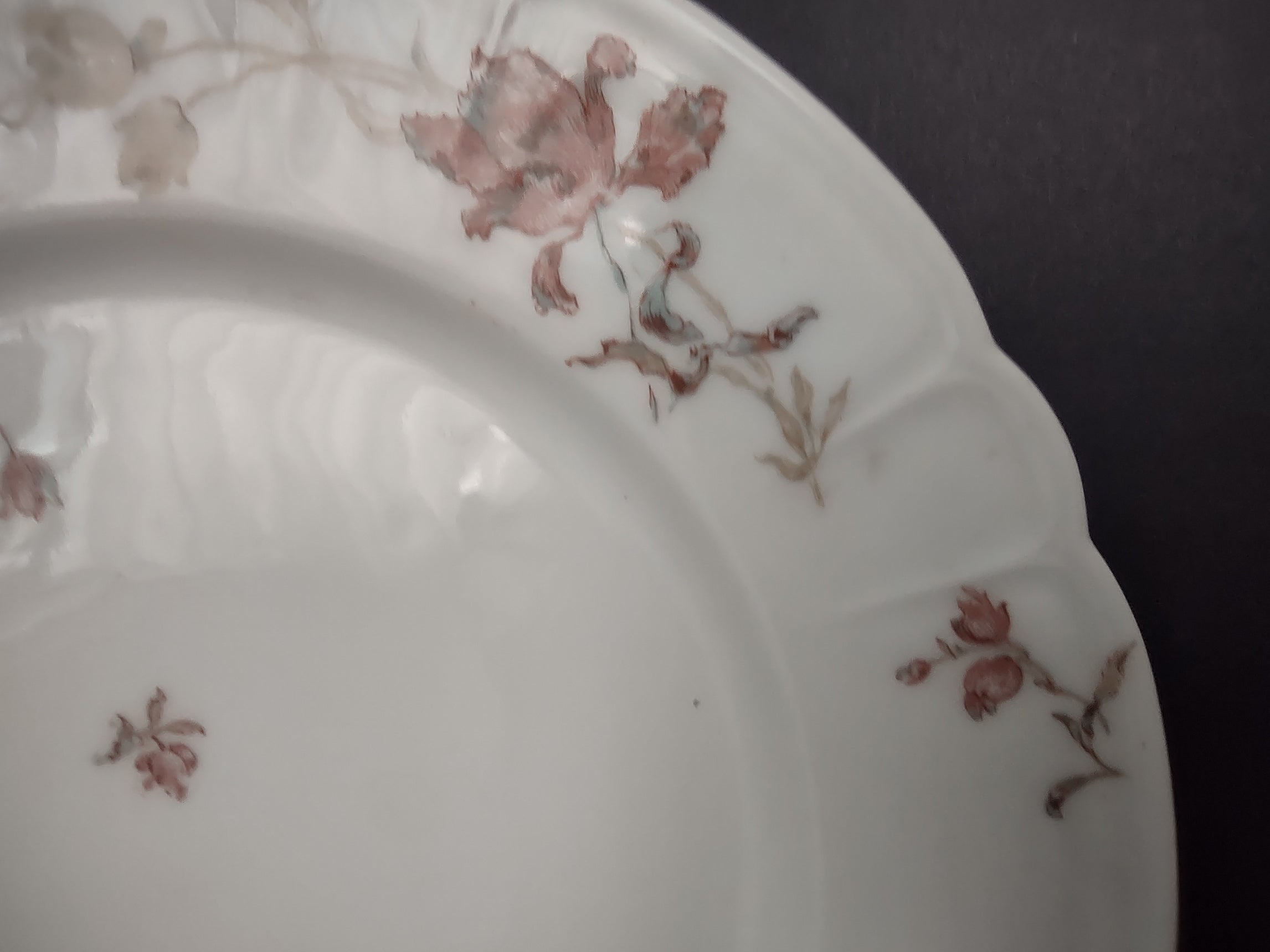 Antique 1889 Haviland Limoges Blue Red Flower Dinner Plate (lot 950)